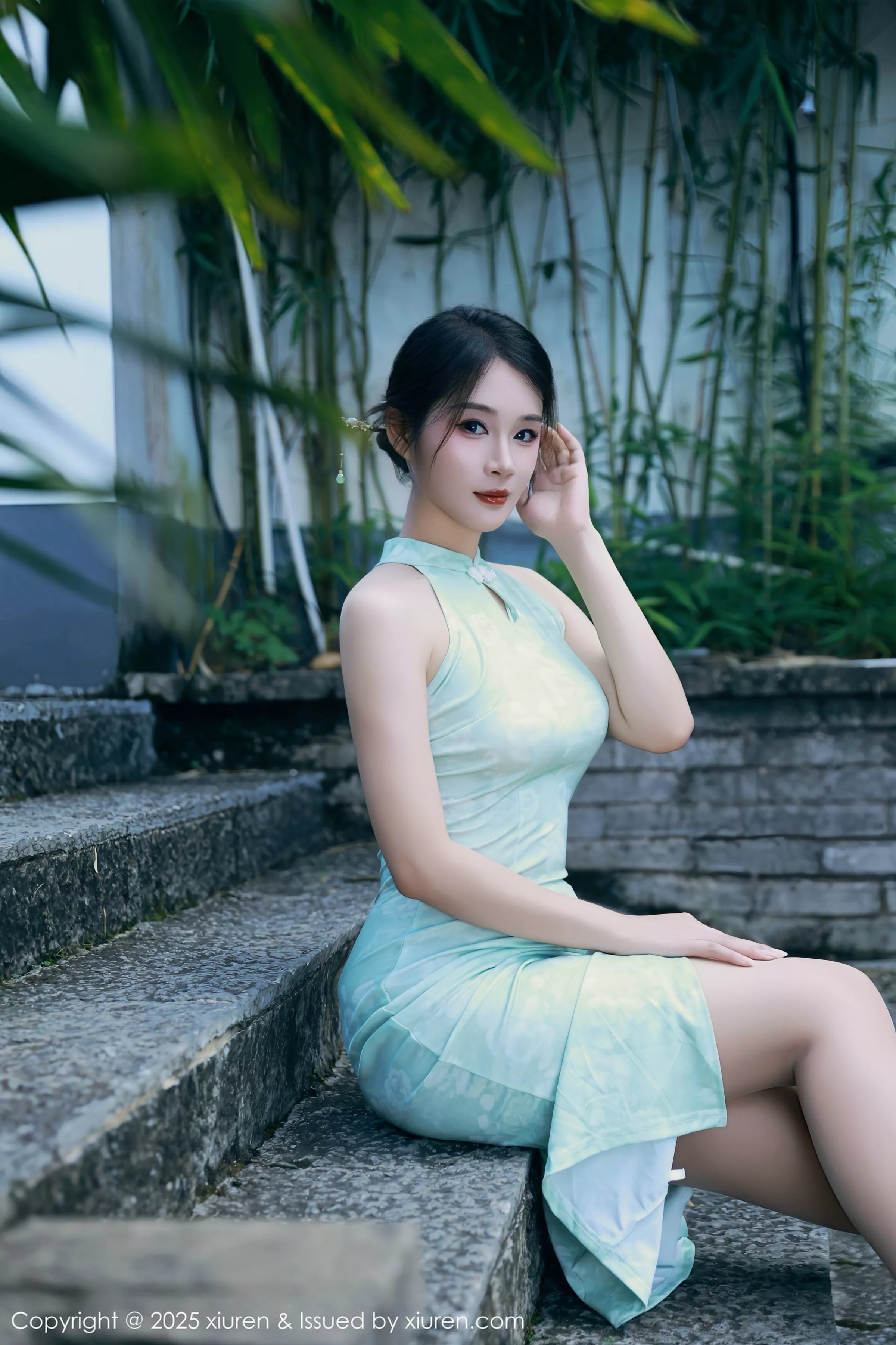[XiuRen]高清写真图 2025.07.11 No.10538 南乔 绿色旗袍