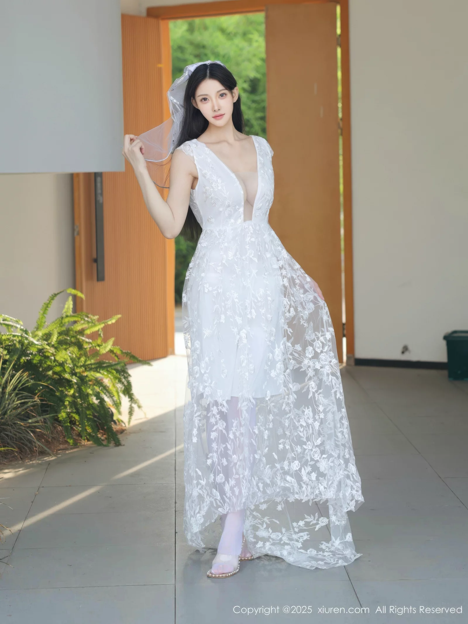 [XiuRen]高清写真图 2025.08.18 No.10661 梨霜儿 白色婚纱