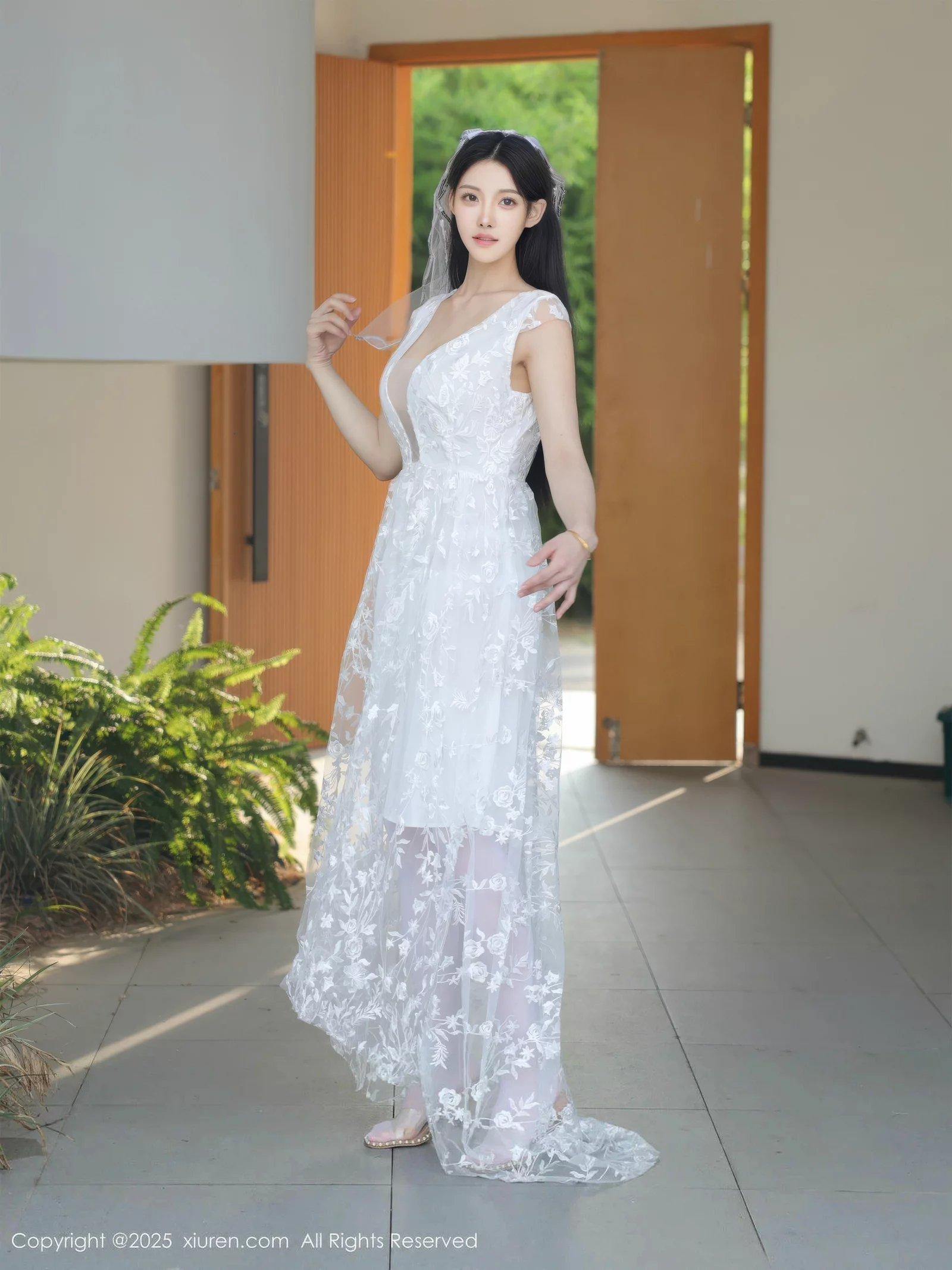 [XiuRen]高清写真图 2025.08.18 No.10661 梨霜儿 白色婚纱