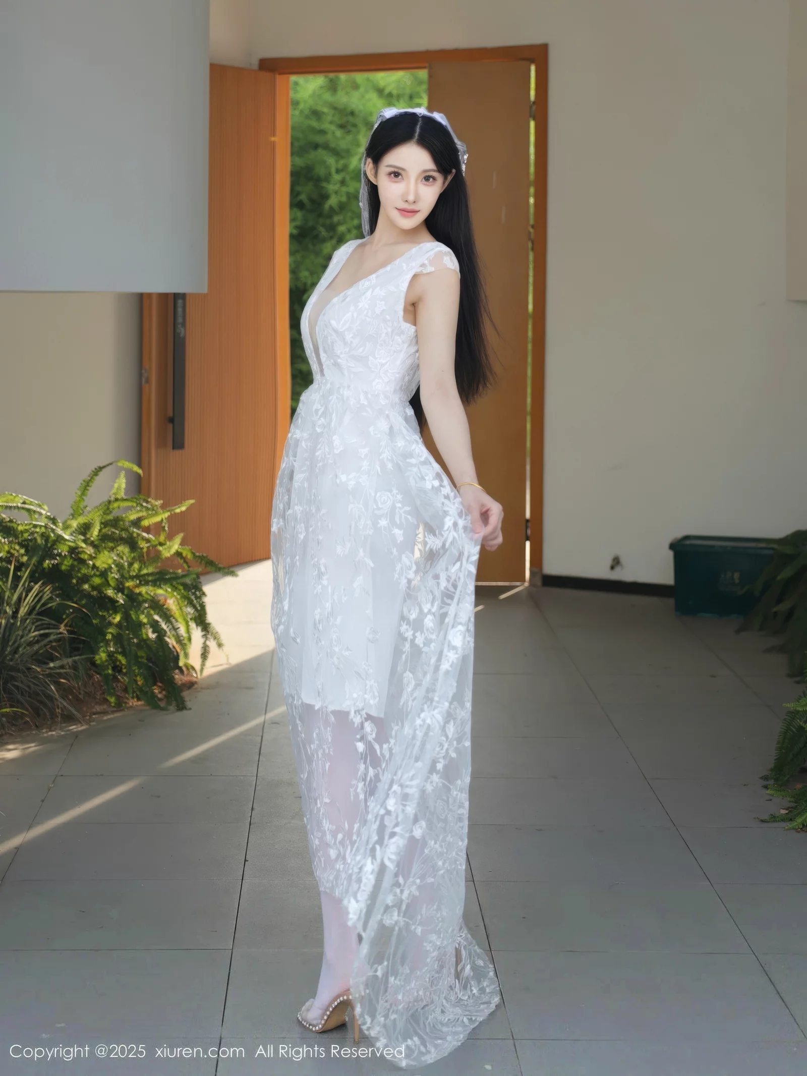 [XiuRen]高清写真图 2025.08.18 No.10661 梨霜儿 白色婚纱