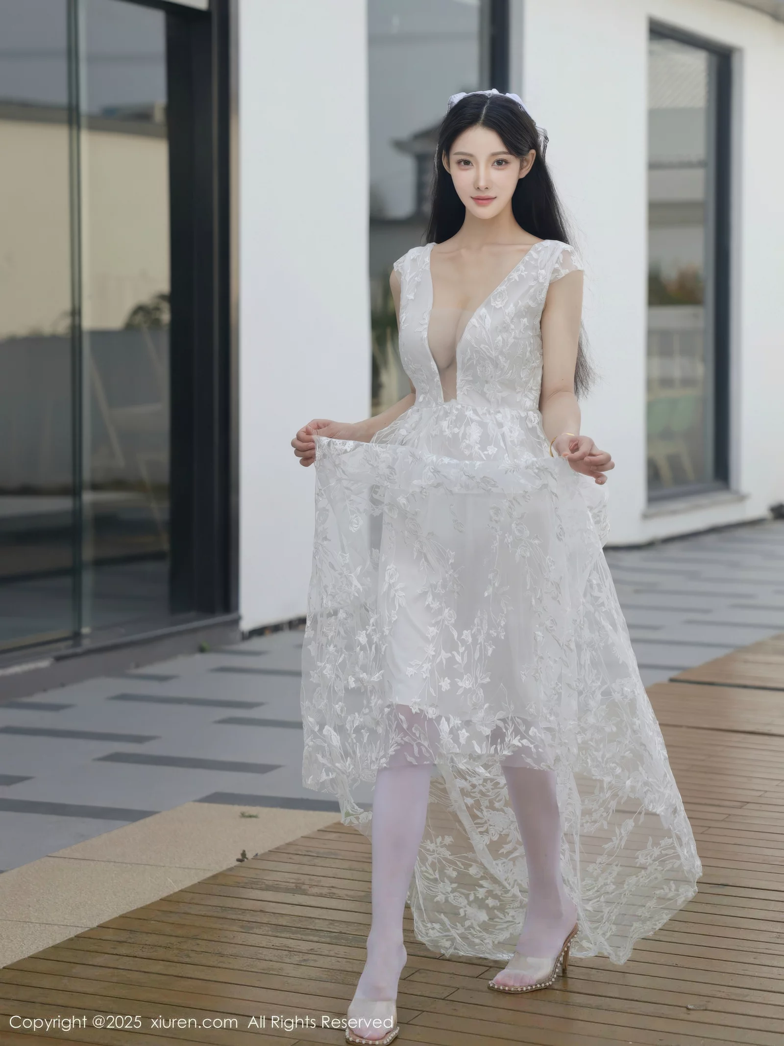 [XiuRen]高清写真图 2025.08.18 No.10661 梨霜儿 白色婚纱