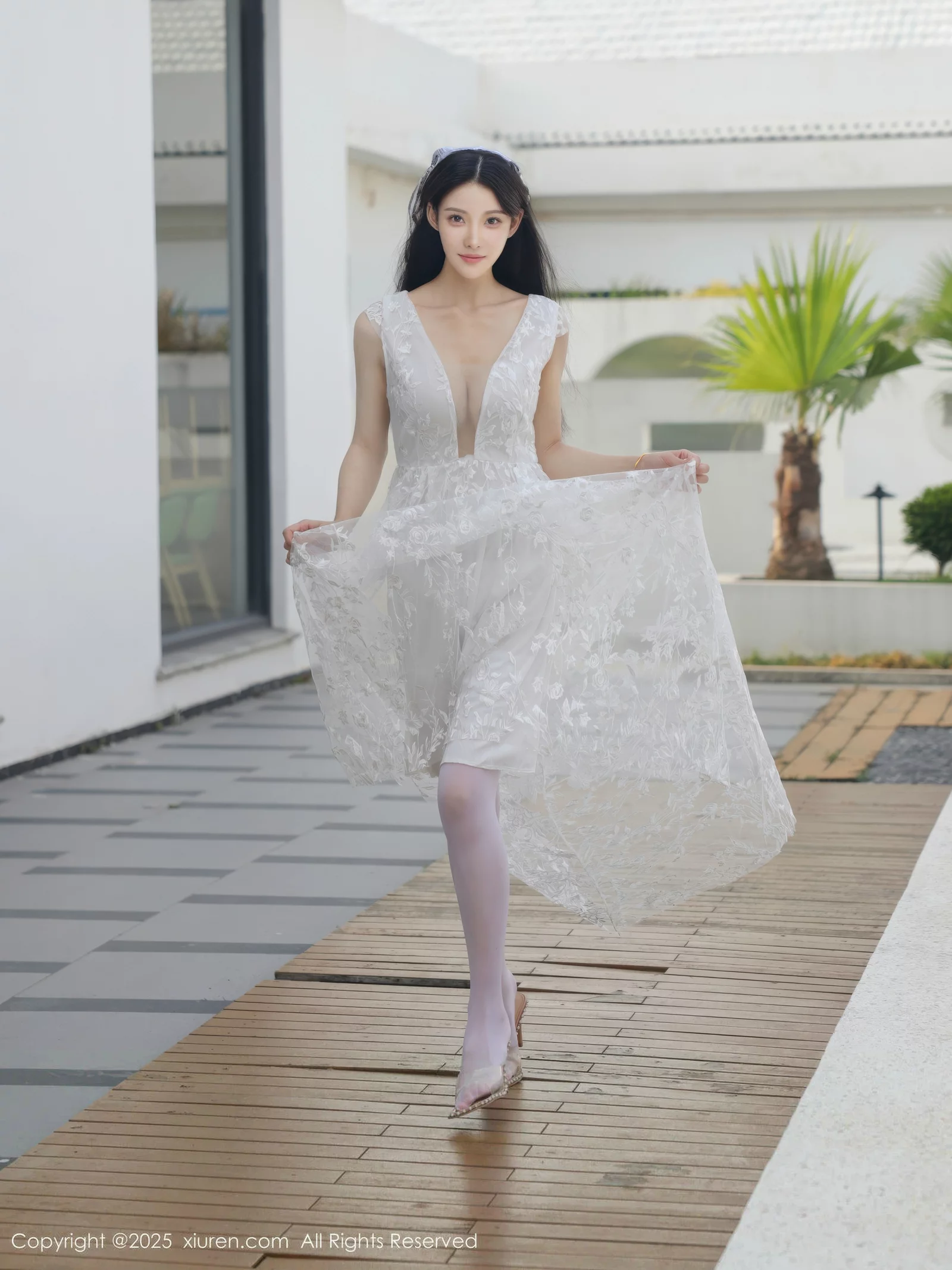 [XiuRen]高清写真图 2025.08.18 No.10661 梨霜儿 白色婚纱