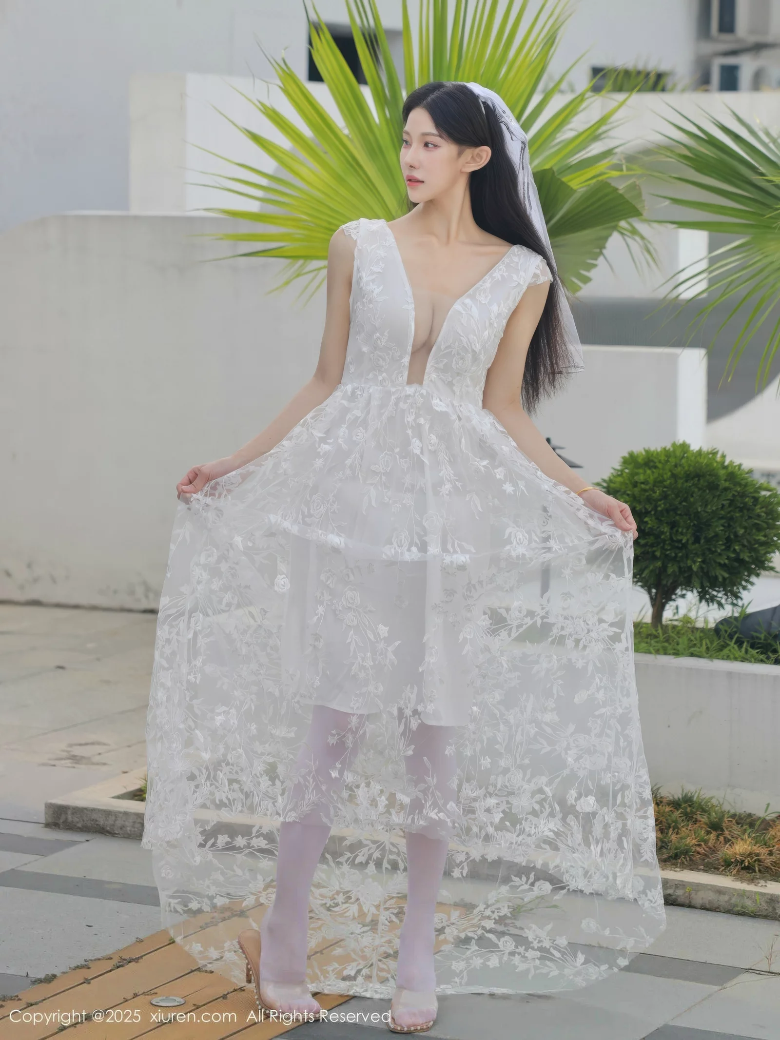 [XiuRen]高清写真图 2025.08.18 No.10661 梨霜儿 白色婚纱
