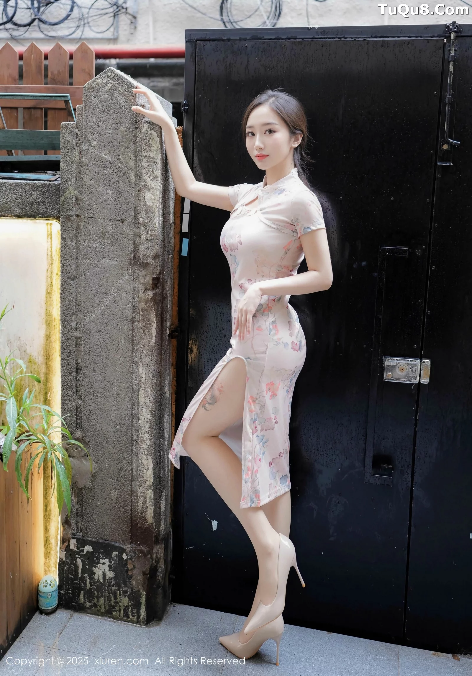 [XiuRen]高清写真图 2025.08.20 No.10671 楠芝 粉色旗袍