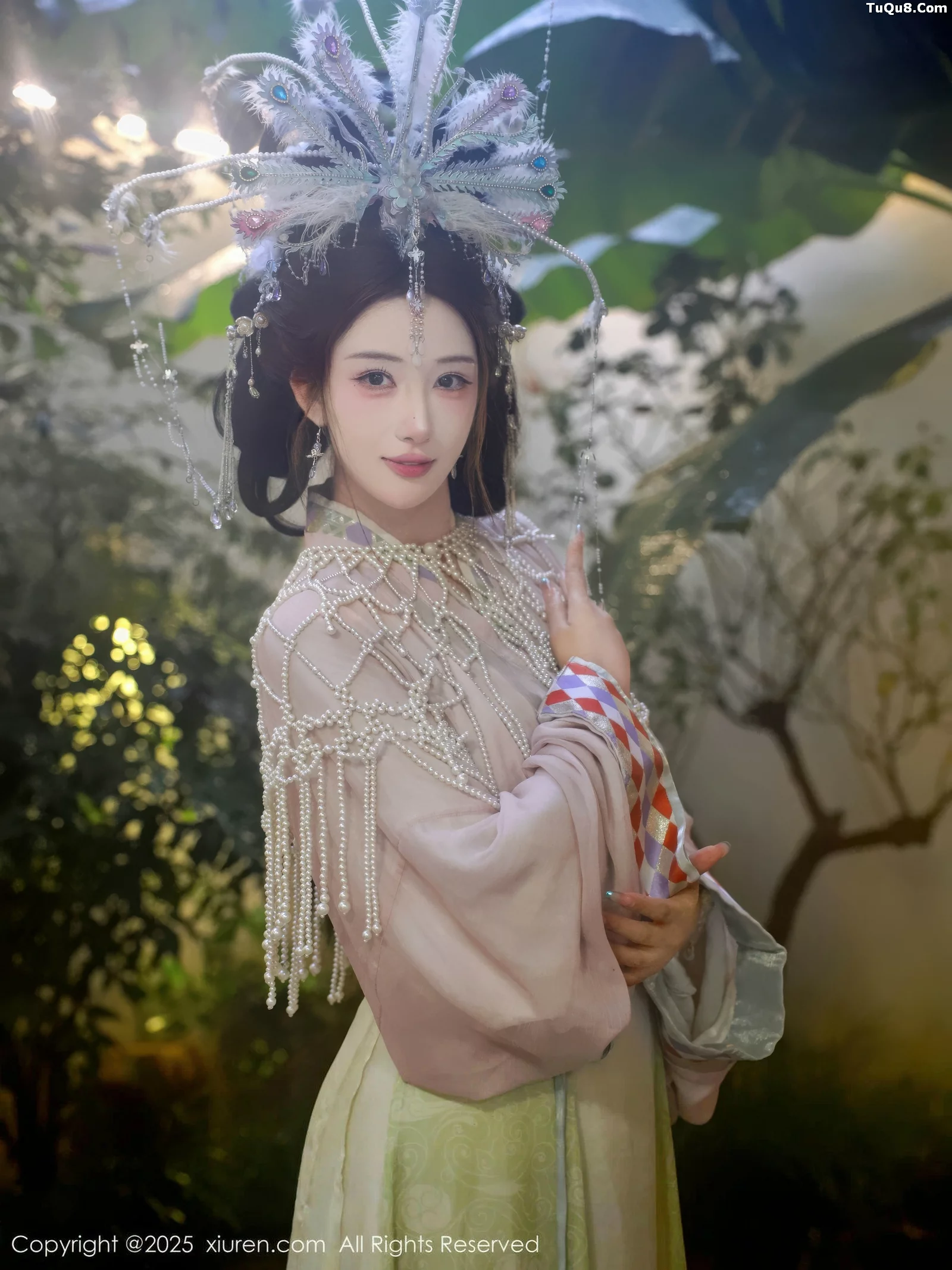 [XiuRen]高清写真图 2025.09.05 No.10736 梨霜儿 浅色古装