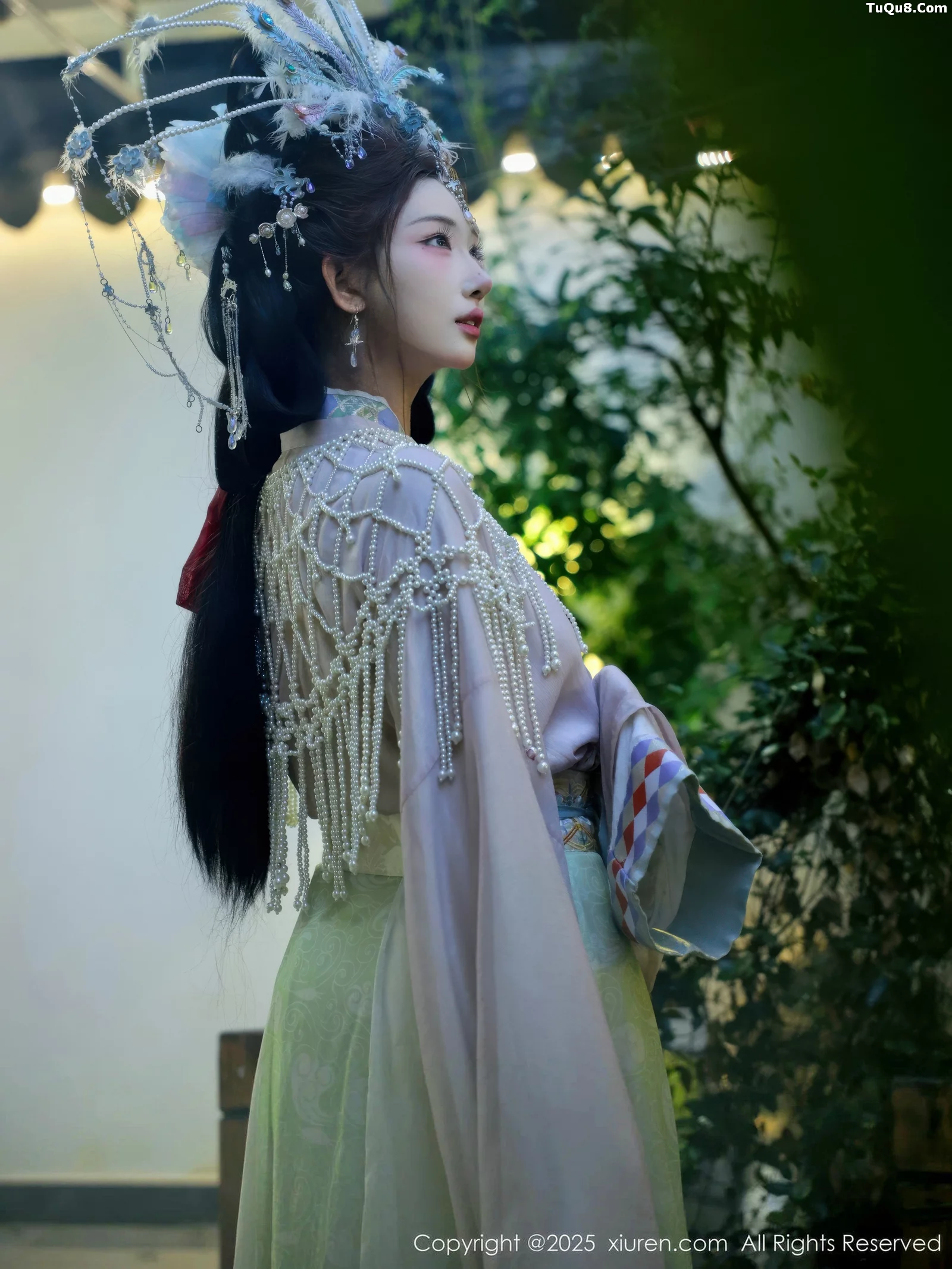 [XiuRen]高清写真图 2025.09.05 No.10736 梨霜儿 浅色古装