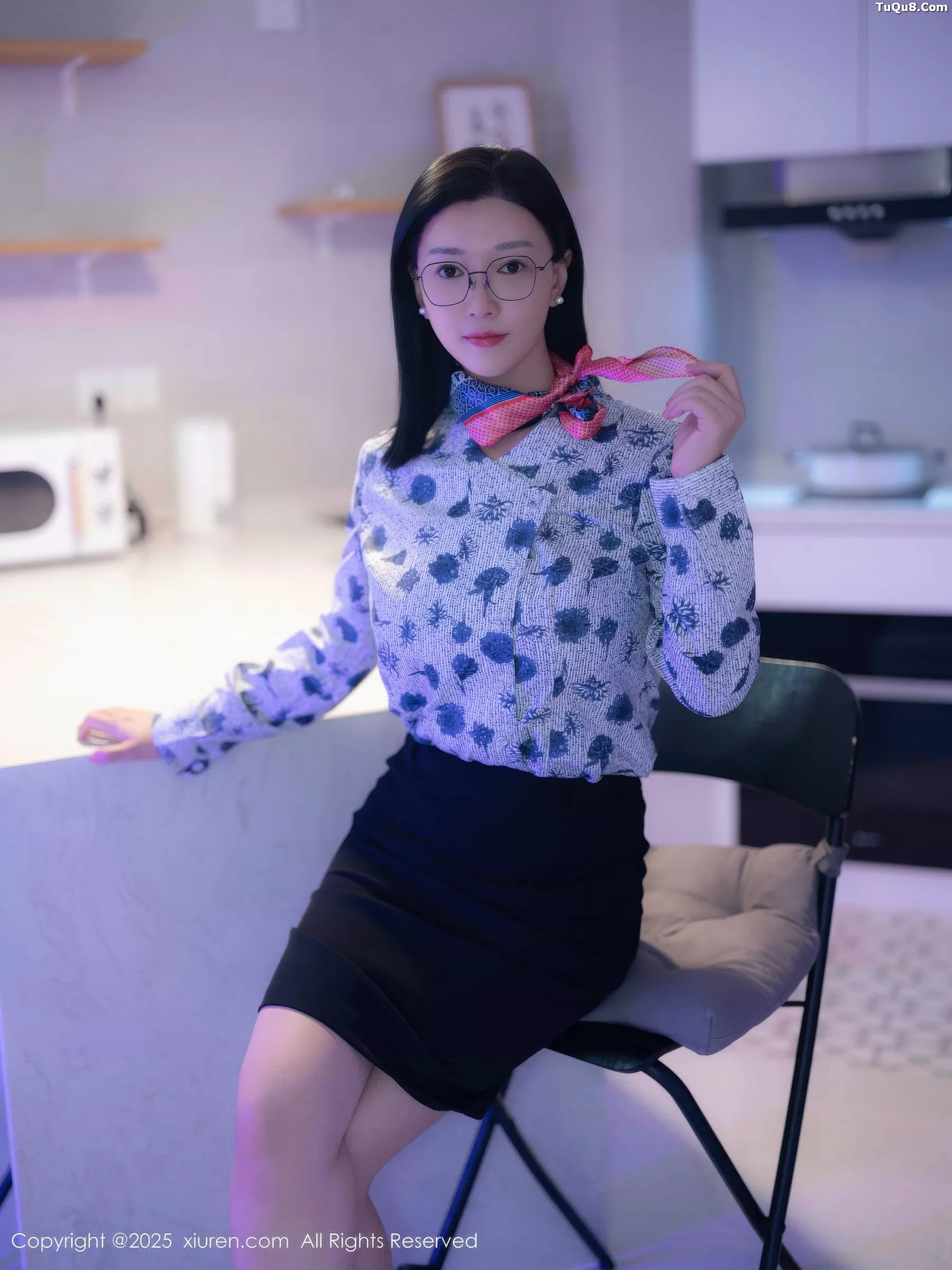 [XiuRen]高清写真图 2025.10.14 No.10866 雅茹老师 OL服饰