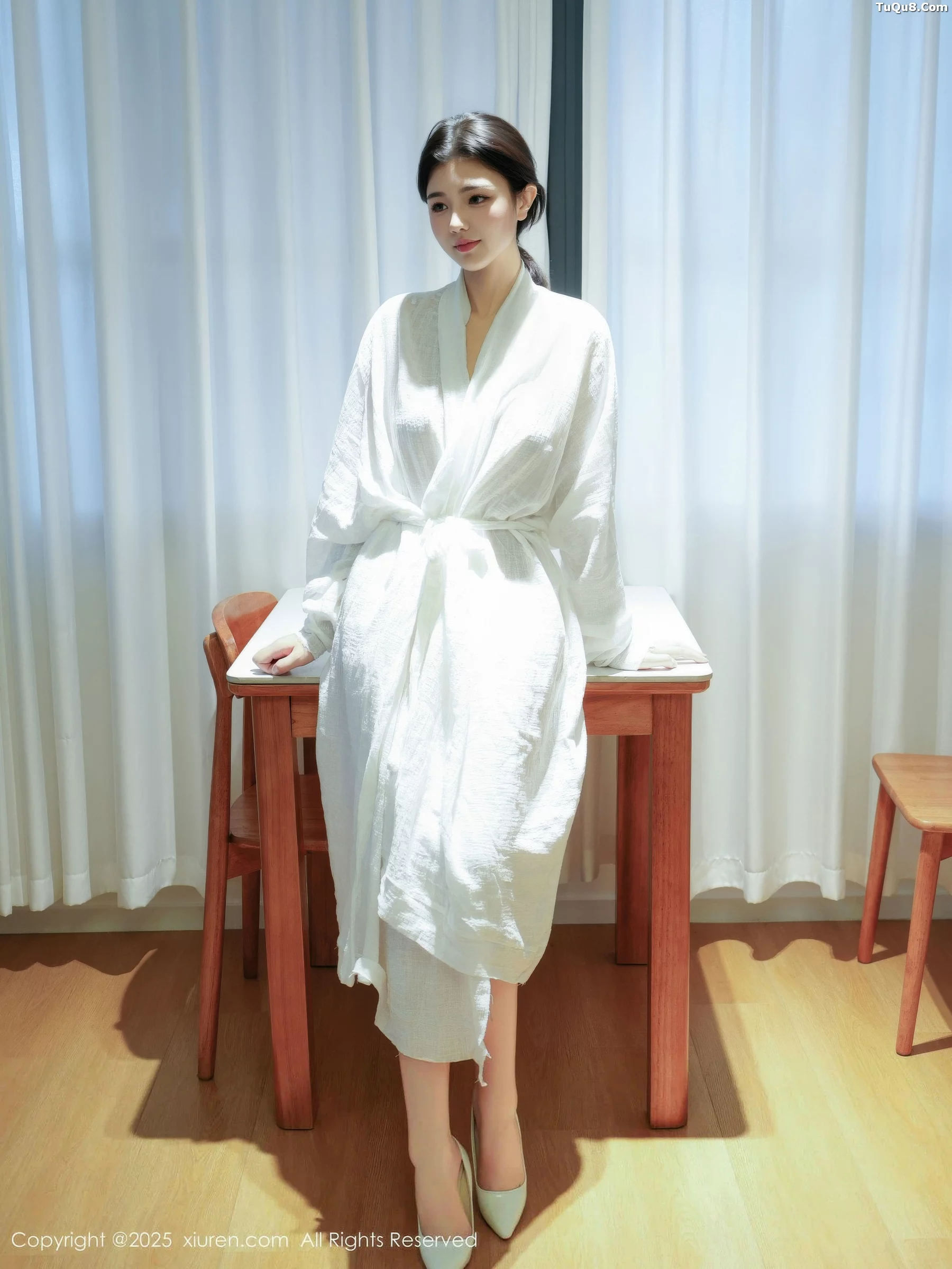 [XiuRen]高清写真图 2025.10.29 No.10920 林悦溪儿 白色浴袍