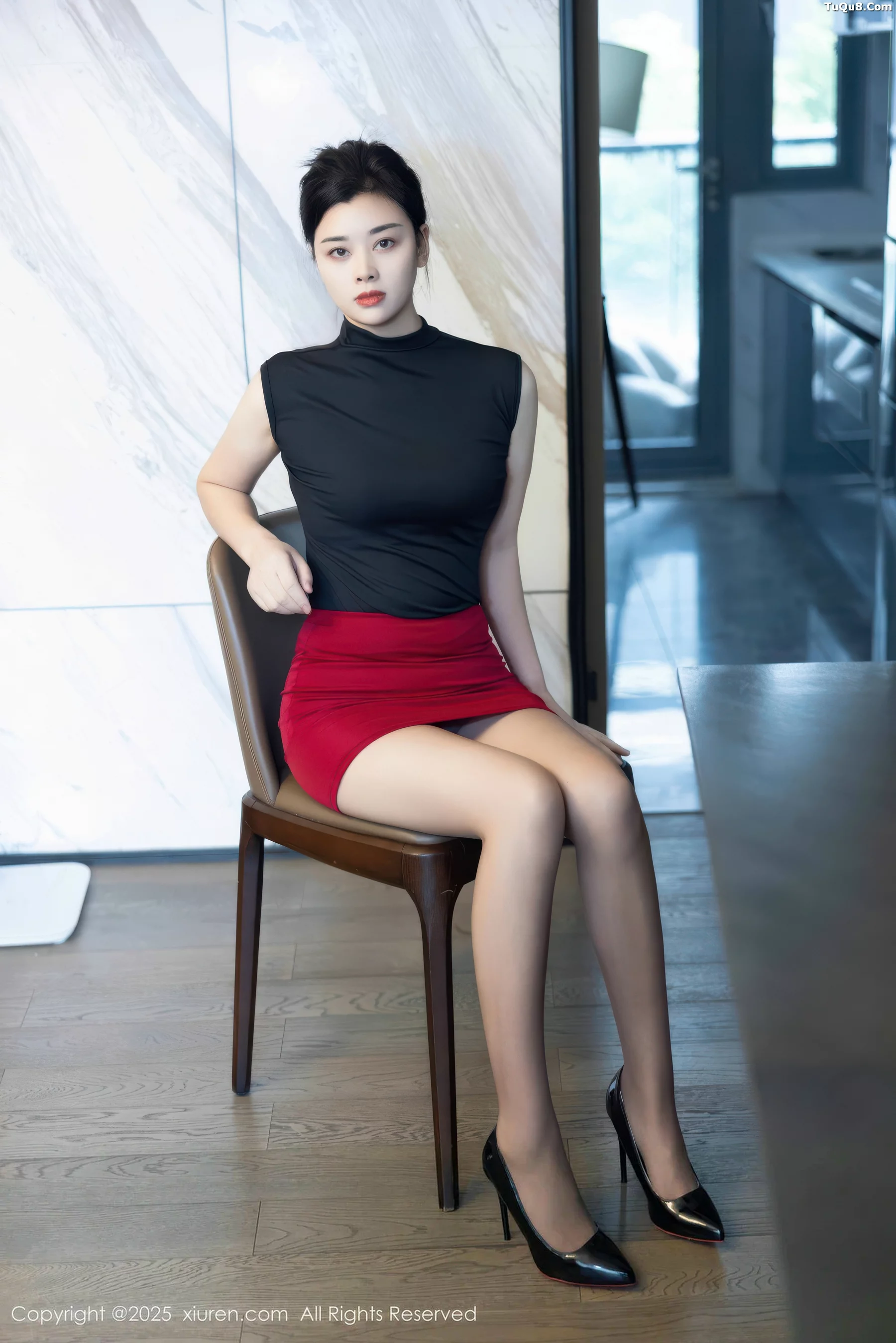 [XiuRen]高清写真图 2025.11.05 No.10948 徐清妍 魅惑黑丝