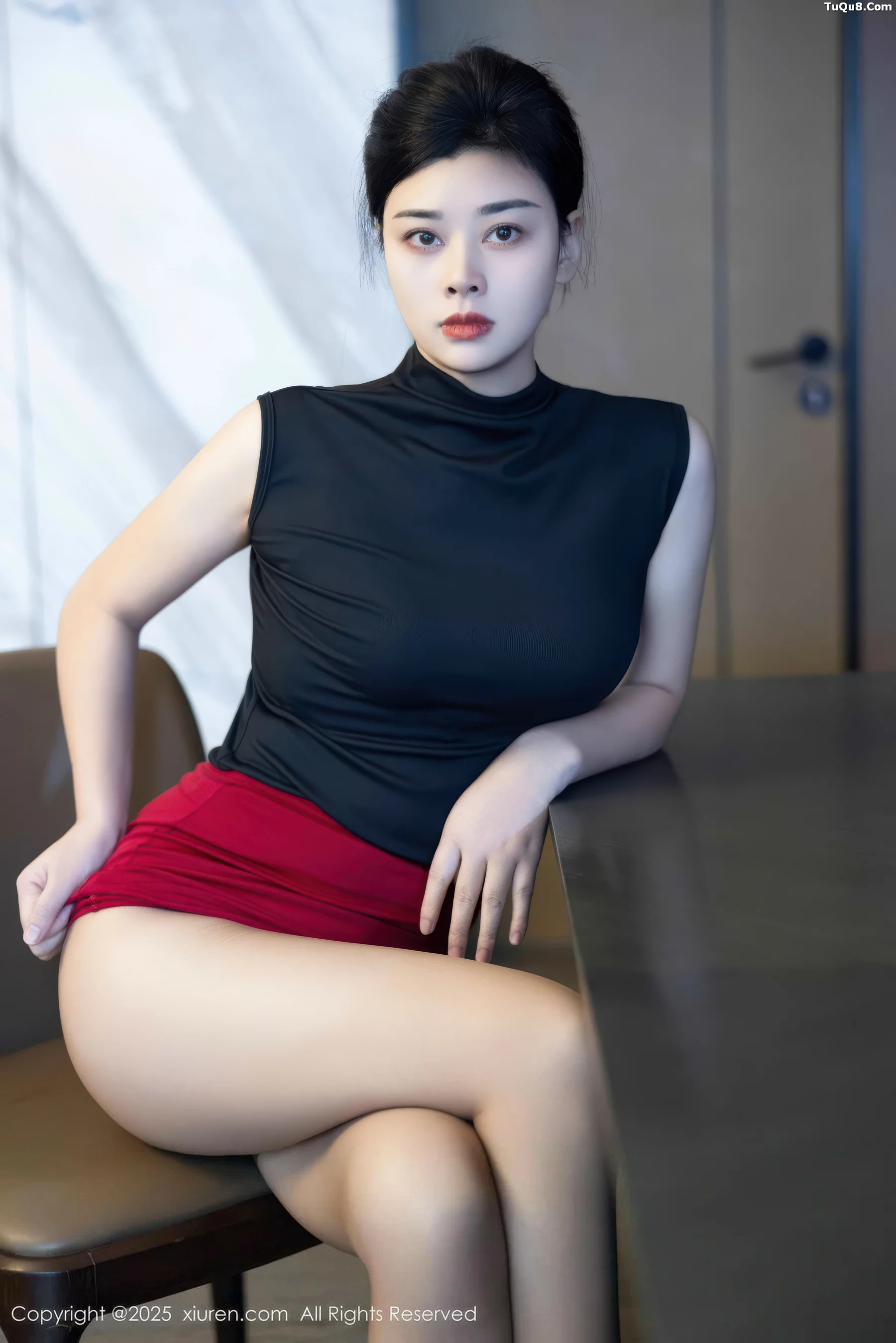 [XiuRen]高清写真图 2025.11.05 No.10948 徐清妍 魅惑黑丝