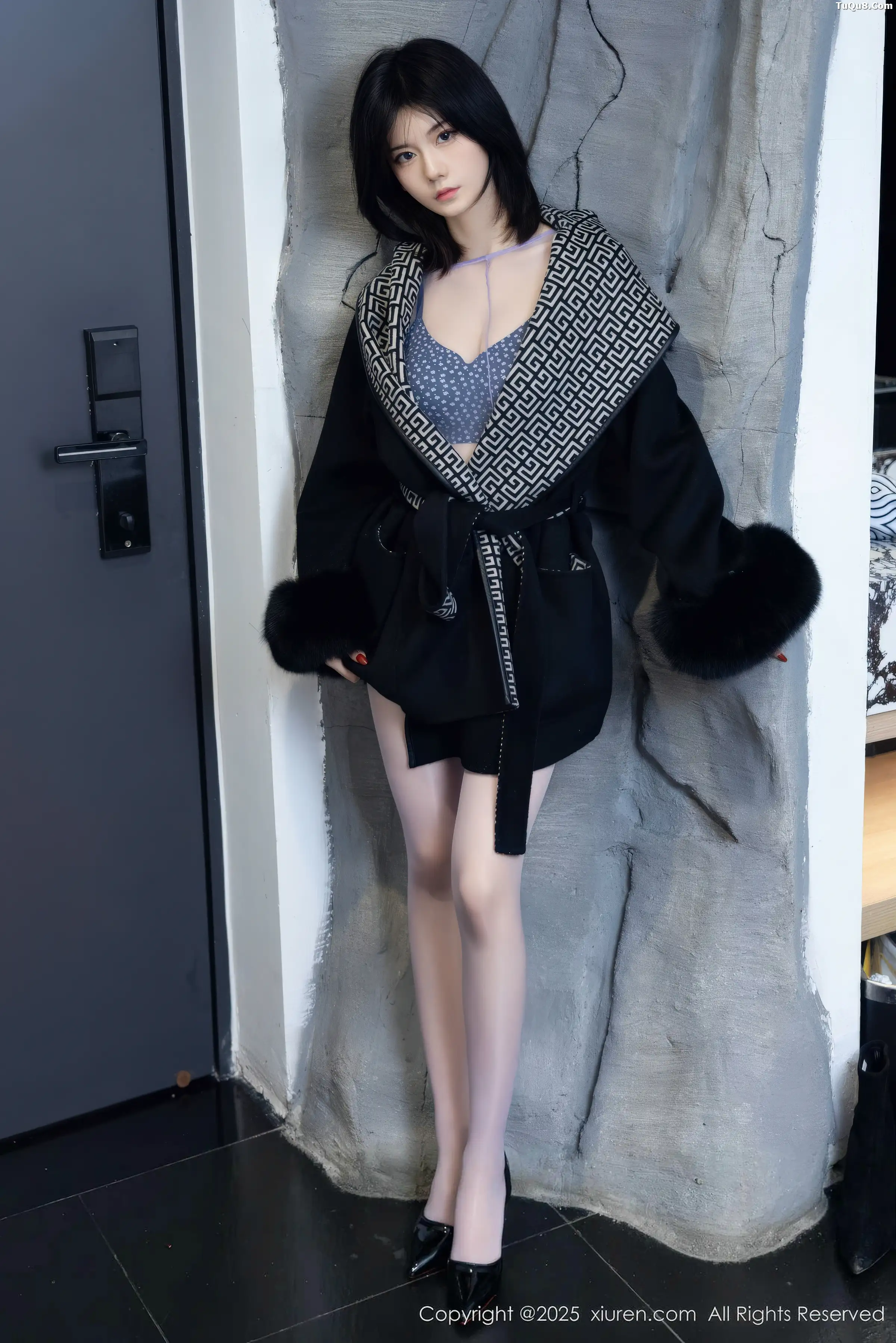 [XiuRen]高清写真图 2025.12.19 No.11131 凌七七 紫色连体丝袜