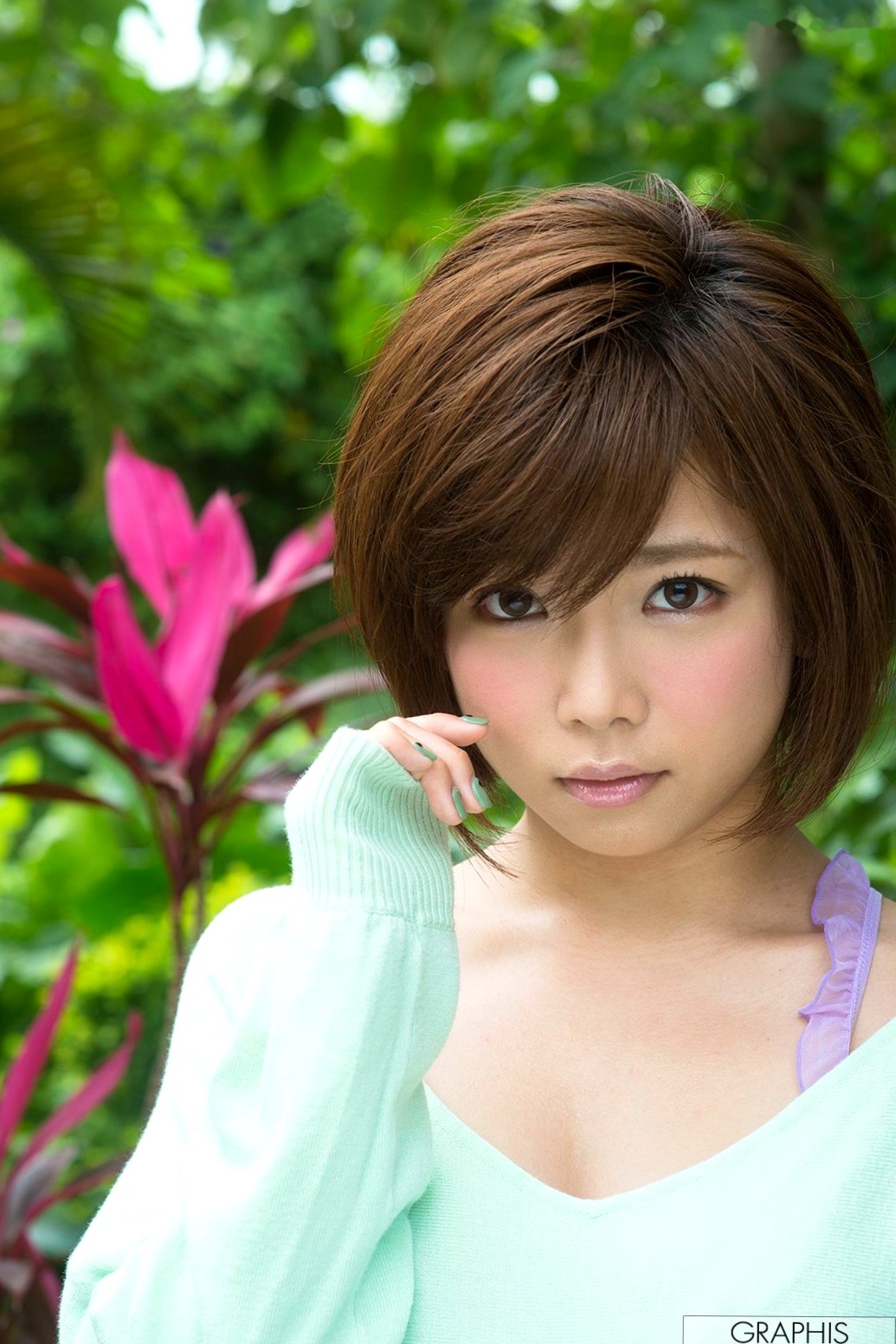 Graphis_紗倉まな《Kisses From You》户外海边黑丝比基尼私房写真集[43P]
