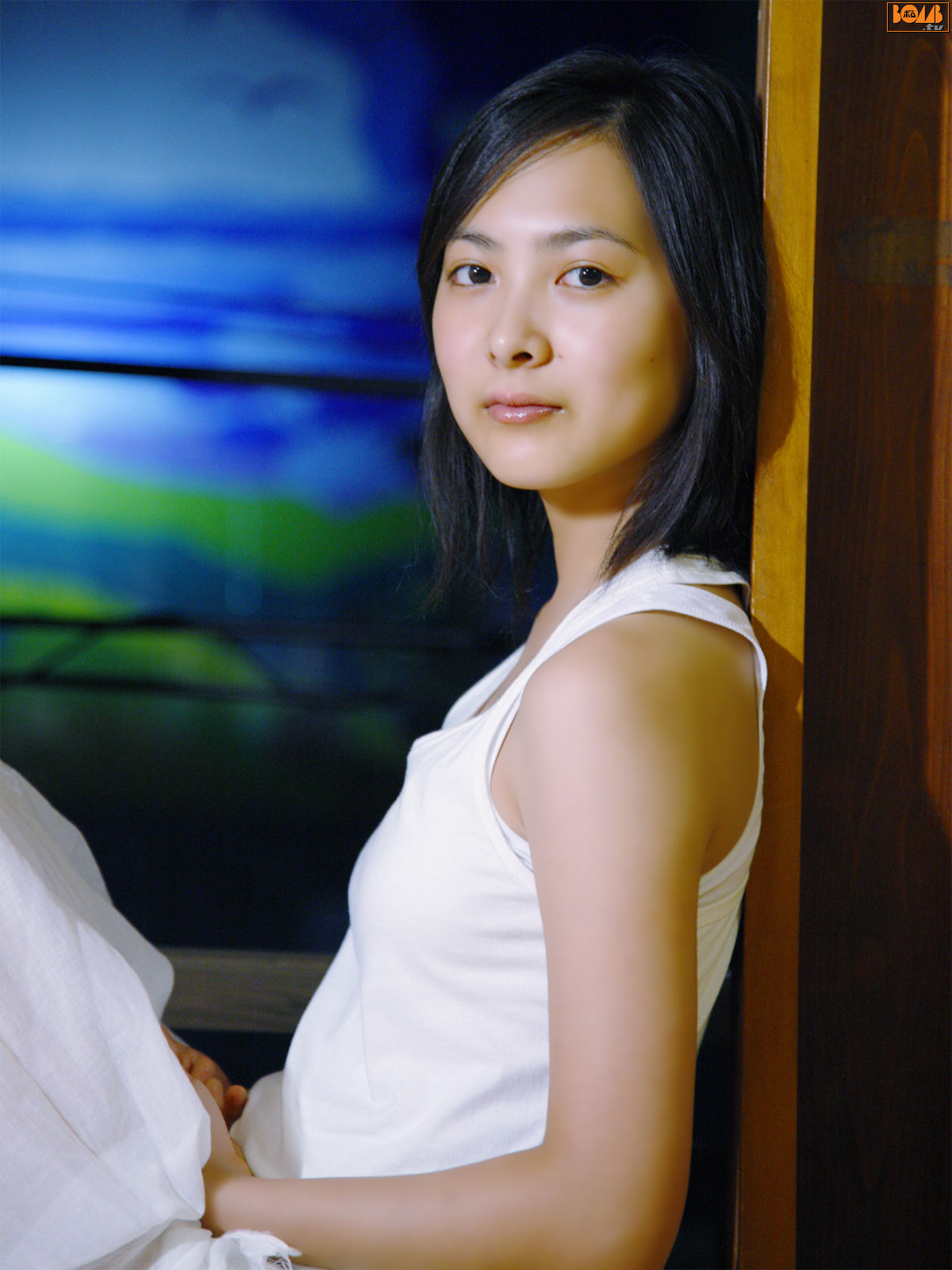谷村美月-[Bomb.TV]高清写真图套图写真图集2009-01