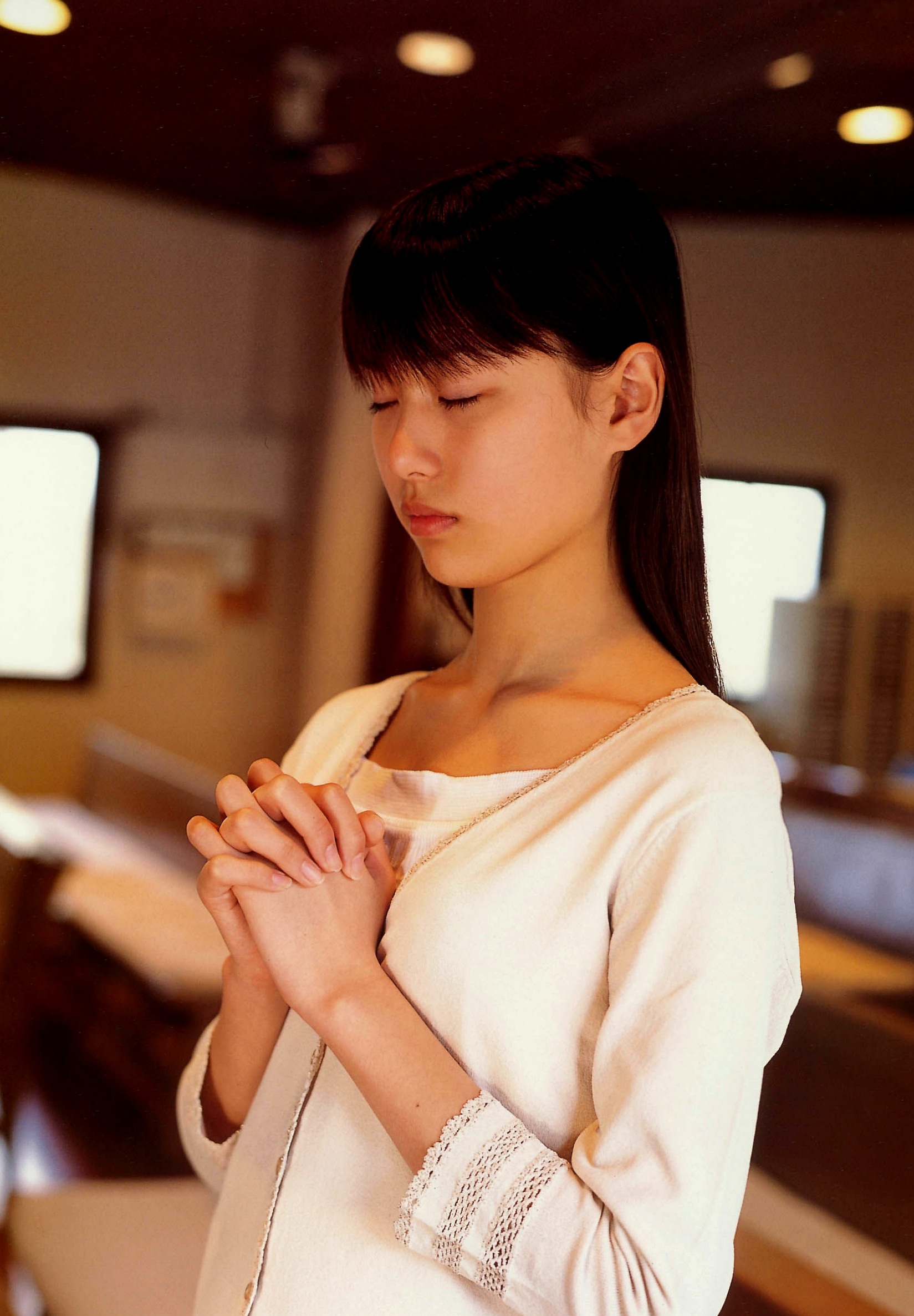 PB写真集_户田惠梨香《SANWA MOOK 7 生まれた泉》青春校服比基尼清纯少女写真[97P]