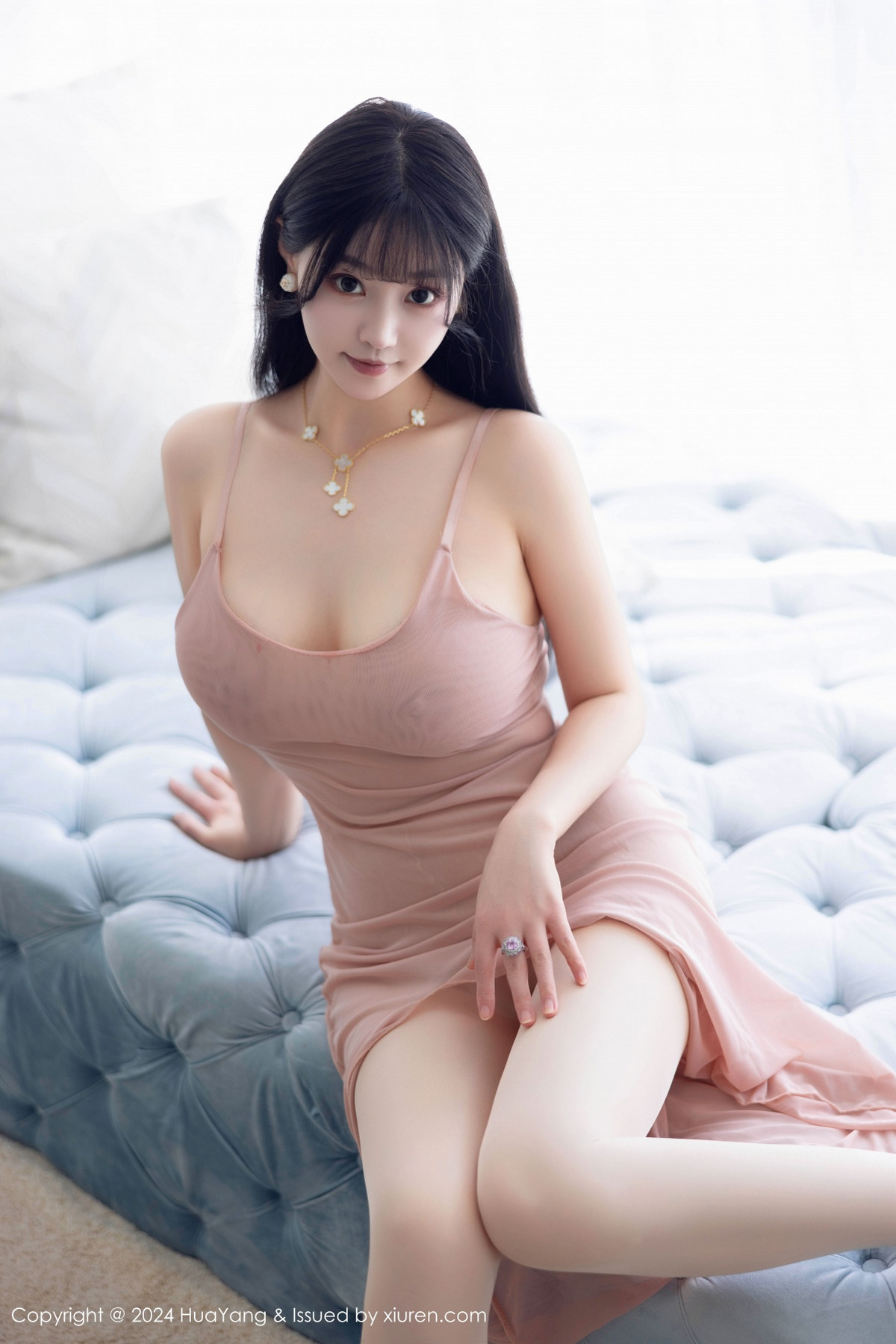 [HuaYang]高清写真图 2024.07.26 VOL.595 朱可儿Flora 丝袜美腿