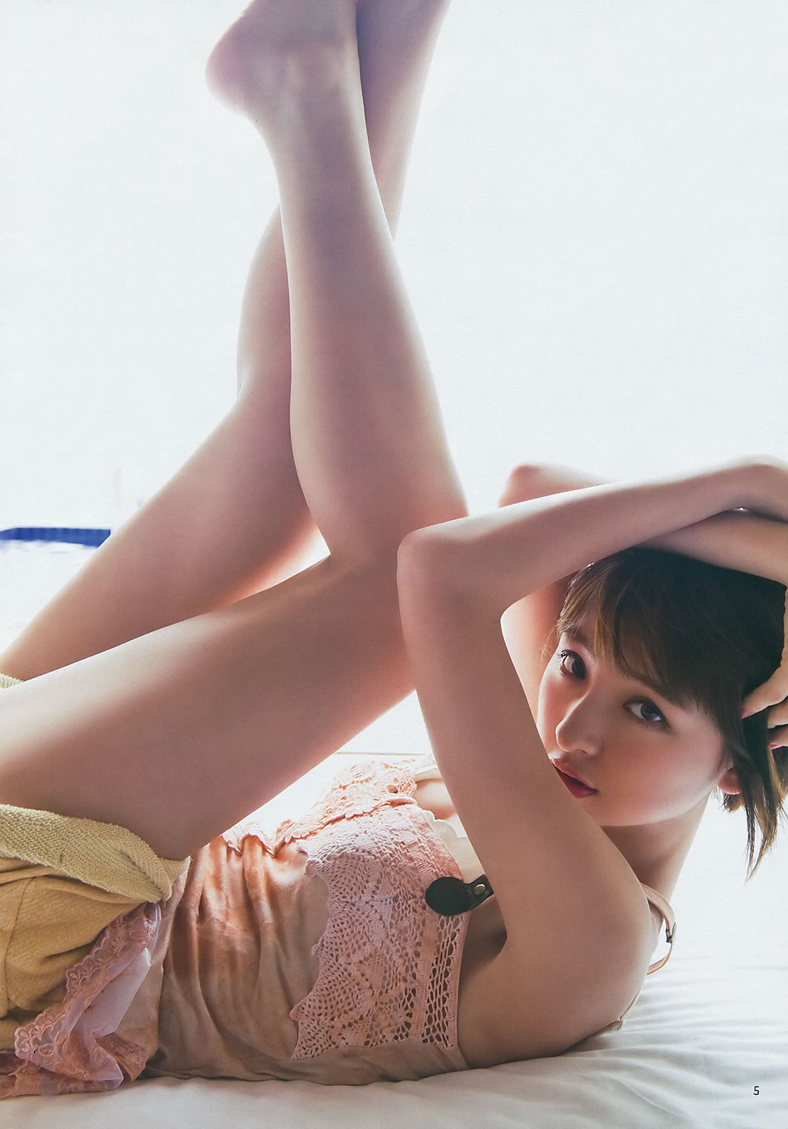[Weekly Young Jump]高清写真图2012 No.37-38 筱田麻里子 伊藤梨沙子 AKB48