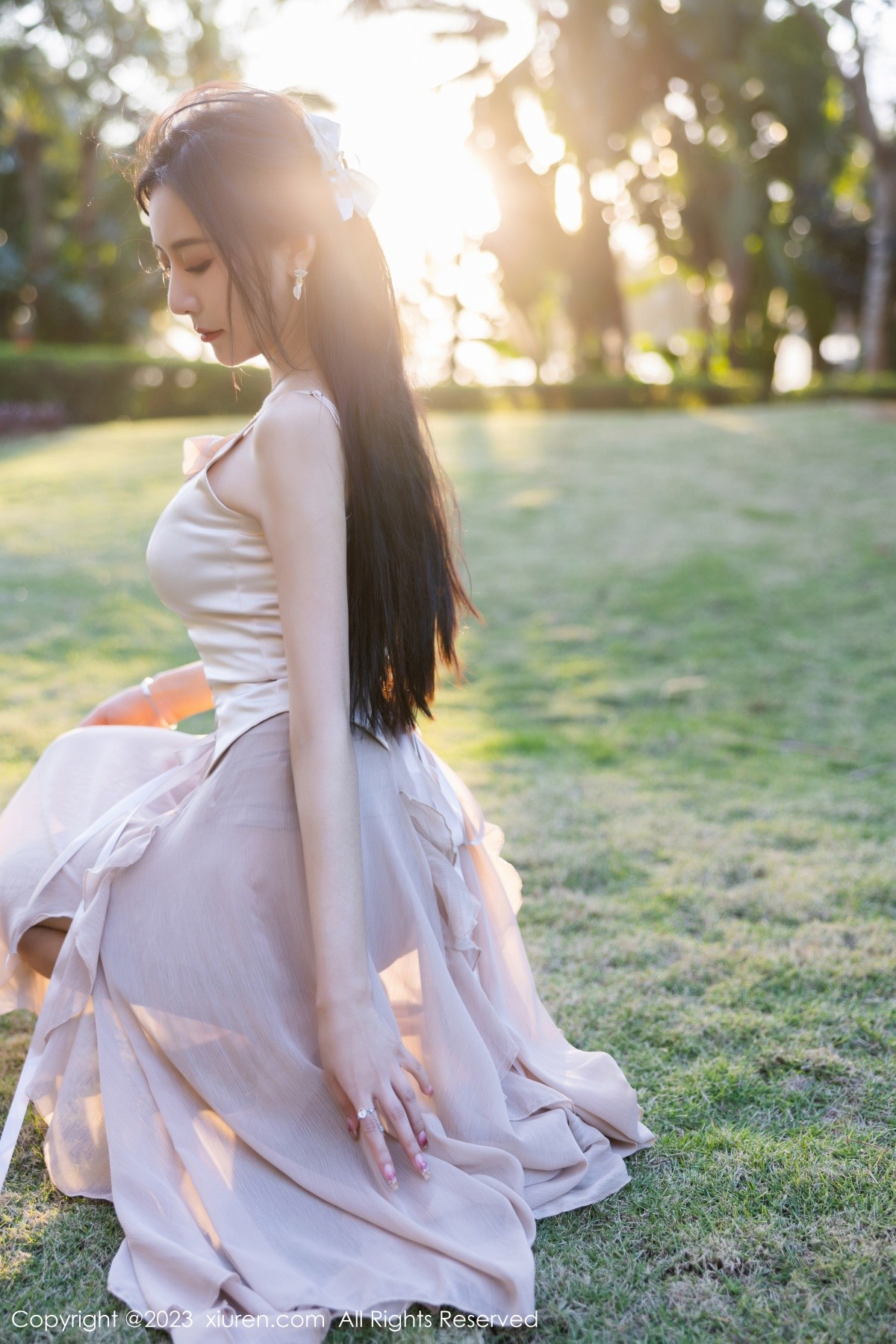[XiuRen]高清写真图 2023.04.14 No.6581 王馨瑶yanni 美腿外拍