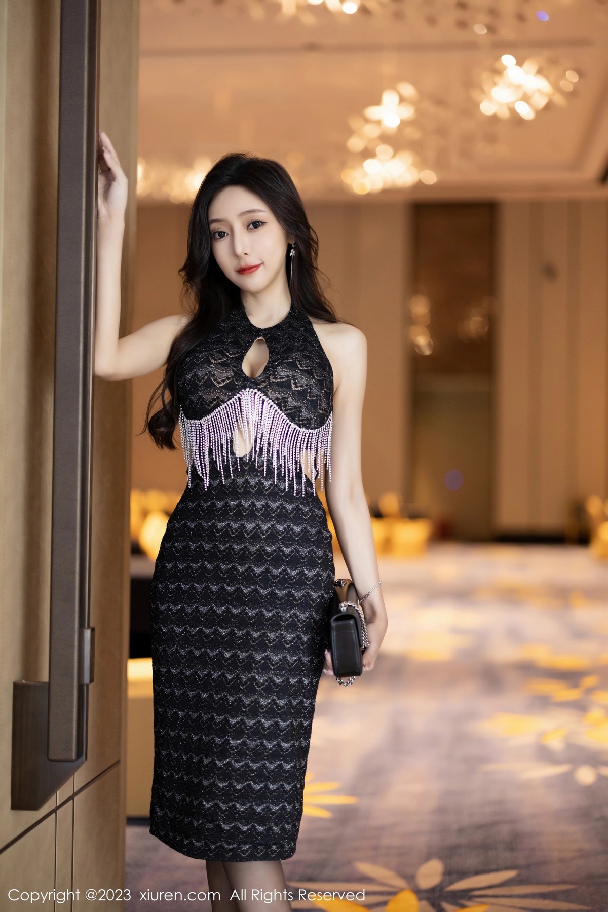 [XiuRen]高清写真图 2023.05.19 No.6772 王馨瑶yanni 黑丝美腿
