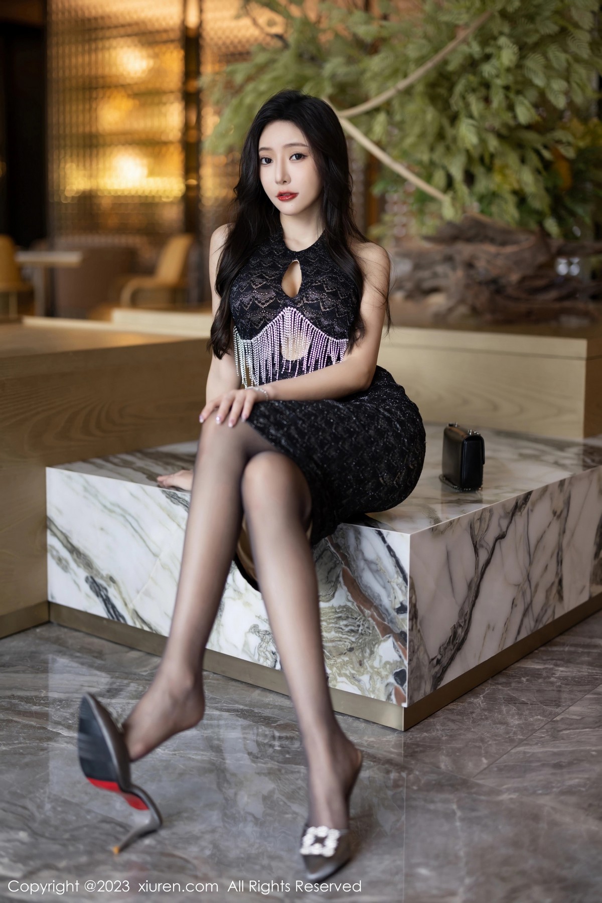 [XiuRen]高清写真图 2023.05.19 No.6772 王馨瑶yanni 黑丝美腿