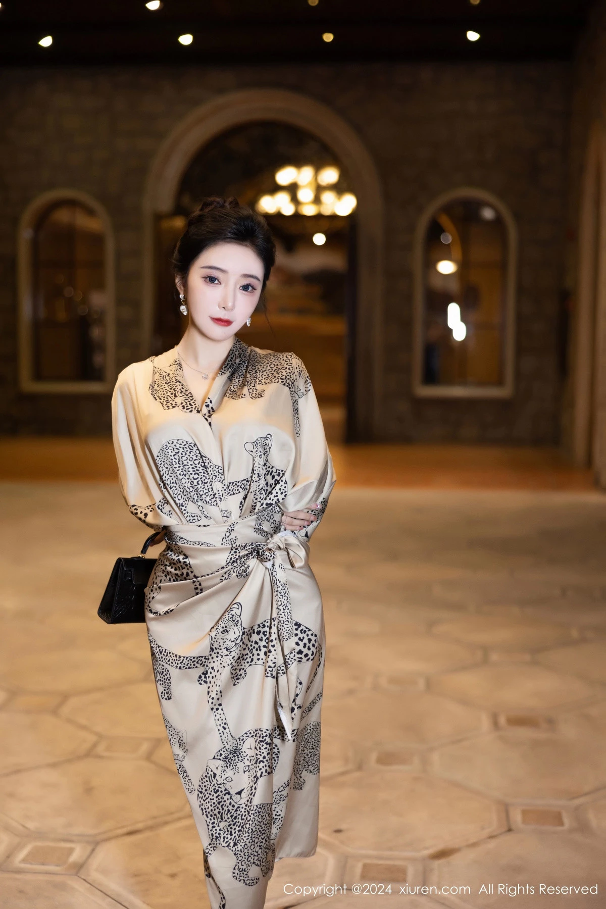 [XiuRen]高清写真图 2024.05.09 No.8510 王馨瑶yanni 黑丝美腿
