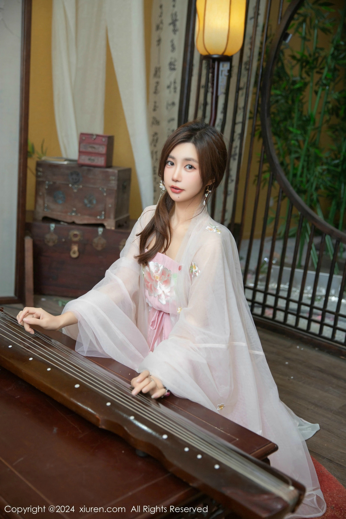 [XiuRen]高清写真图 2024.11.20 No.9475 绮里嘉ula 古风美腿