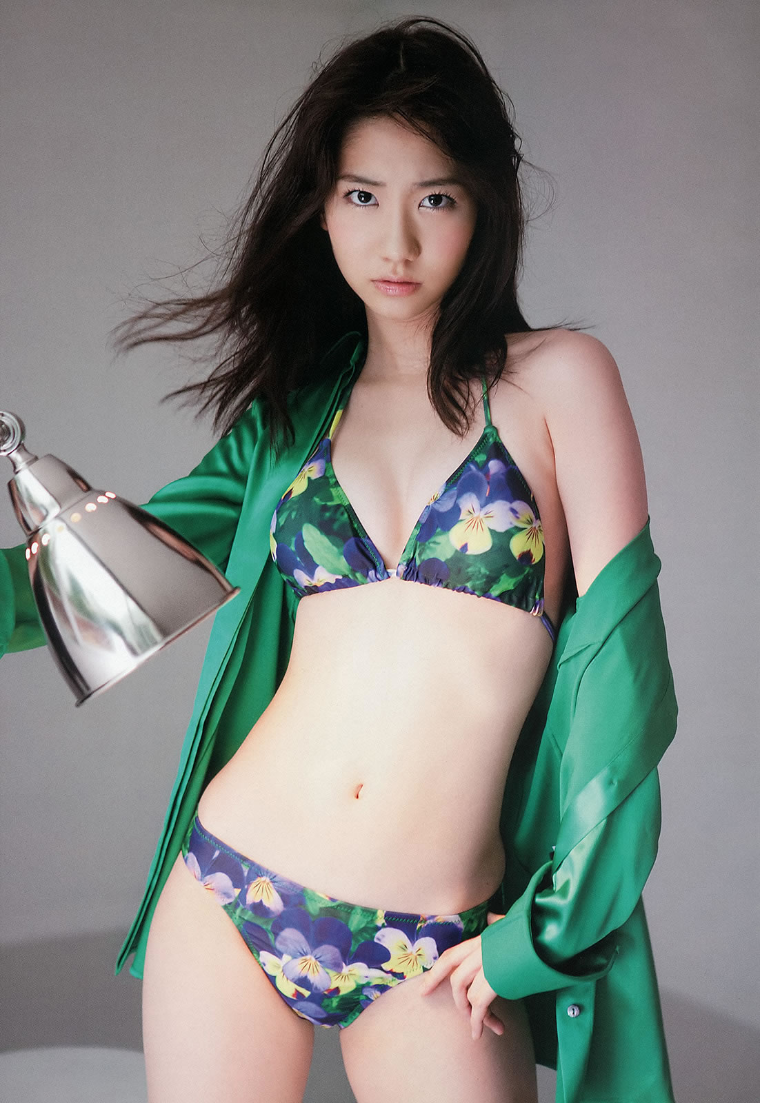 [Weekly Big Comic Spirits]高清写真图2013 No.44-47 堀北真希 長野美郷 横山ルリカ 柏木由紀 上間美緒 秋本帆華