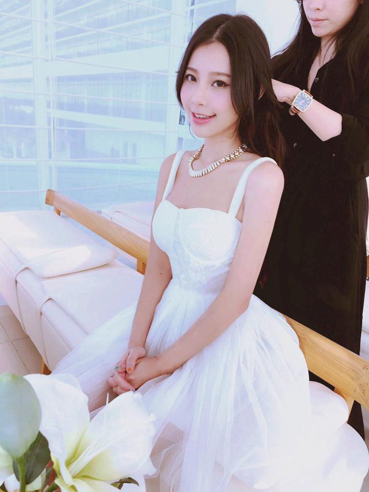 张香香 网络女神美艳自拍照