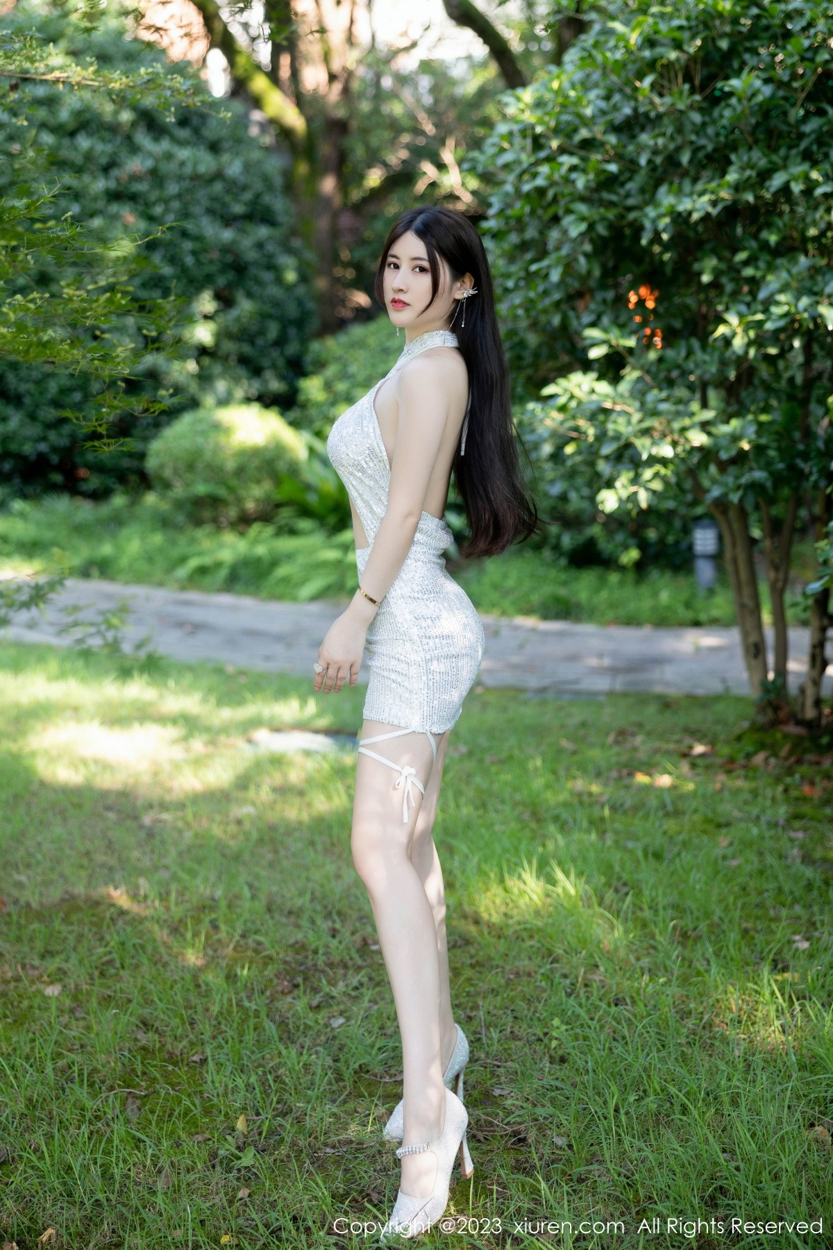 [XiuRen]高清写真图 2023.09.26 No.7441 诗诗kiki 美腿丰腴