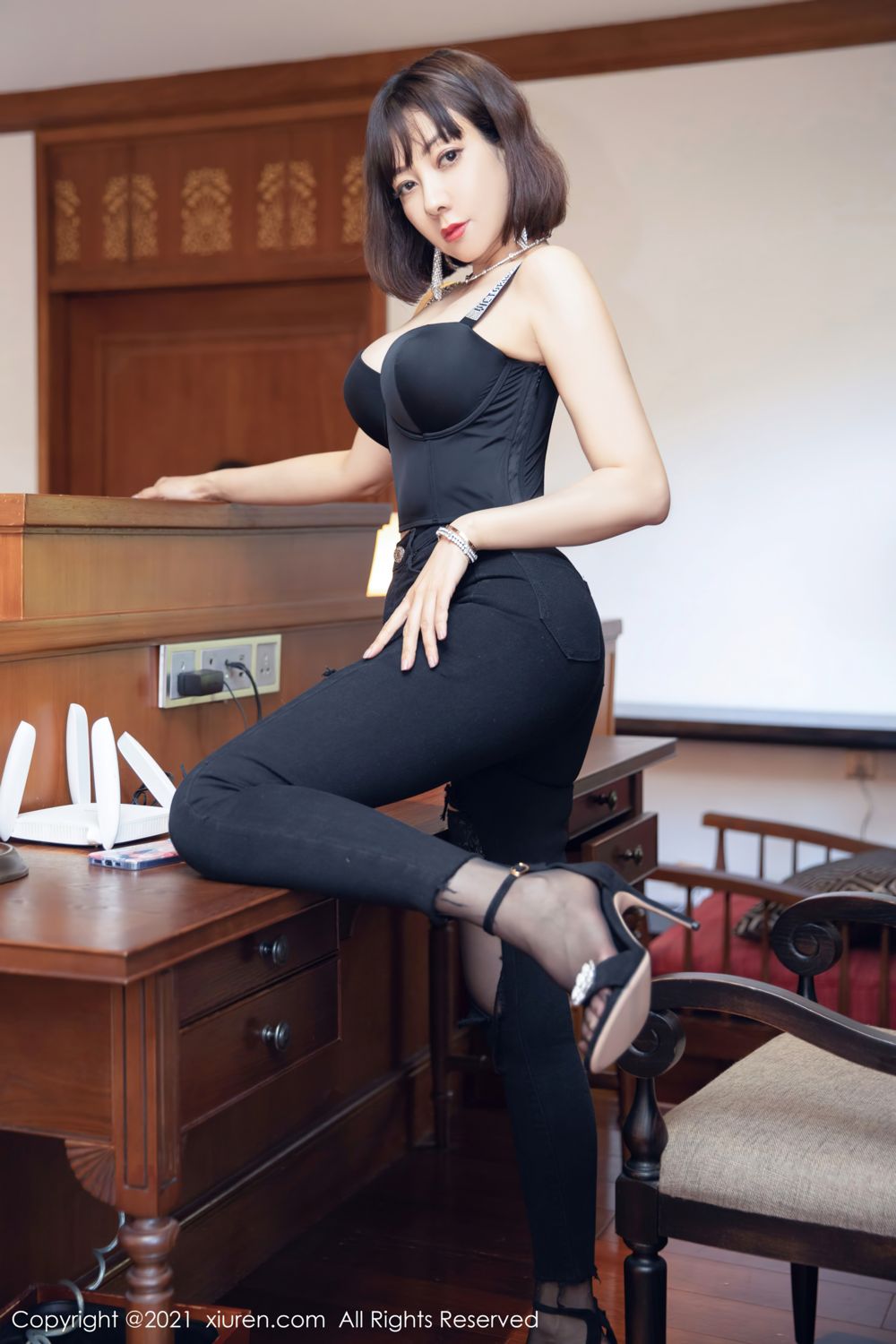 [XiuRen]高清写真图 2021.11.30 No.4277 果儿Victoria