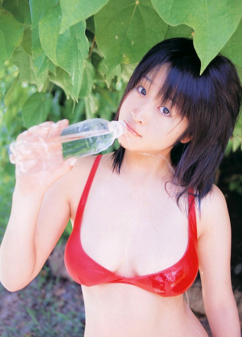 岛本里沙写真集《オトナのカラダ》：海滩泳装与清纯校服诱惑，童颜巨乳私房精选 [83P]