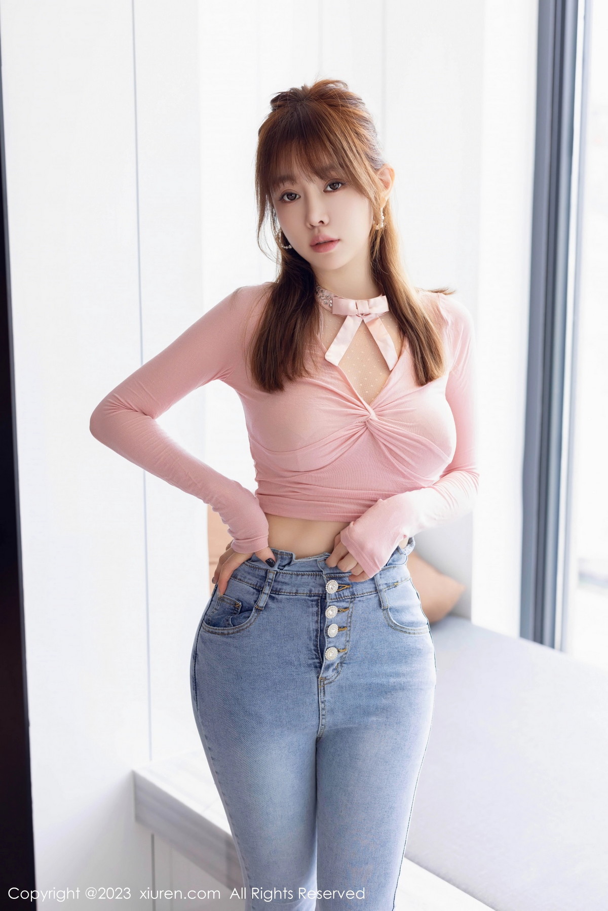 [XiuRen]高清写真图 2023.09.01 No.7323 王雨纯 牛仔裤美臀
