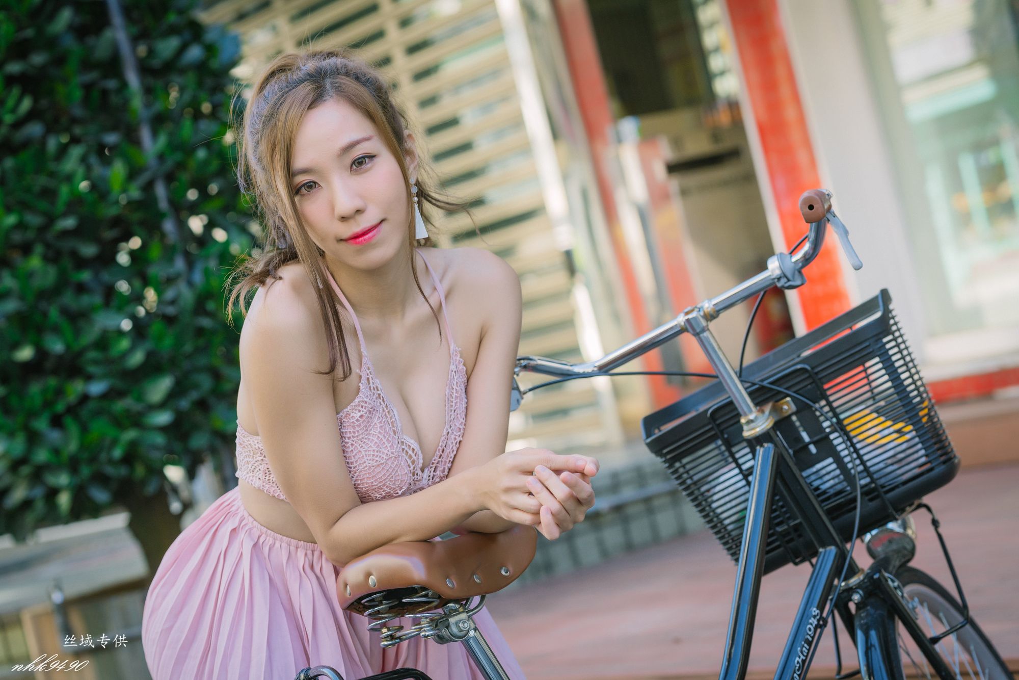 [台湾网美]高清写真图 張宇婷 東區街拍