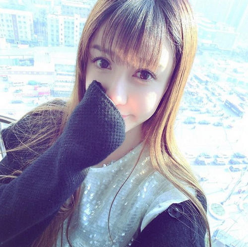 王梦实 喜欢在夏天穿着内衣拍照的小藤井莉娜