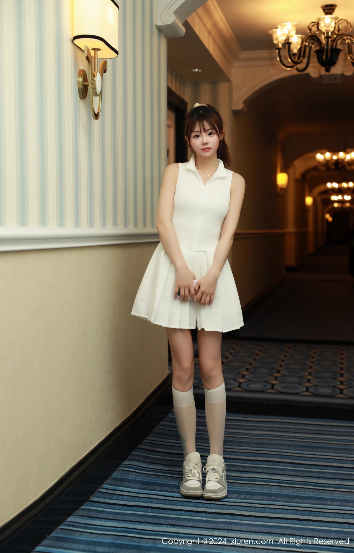 [XiuRen]高清写真图 2024.06.12 No.8685 佘贝拉Bella 美腿性感