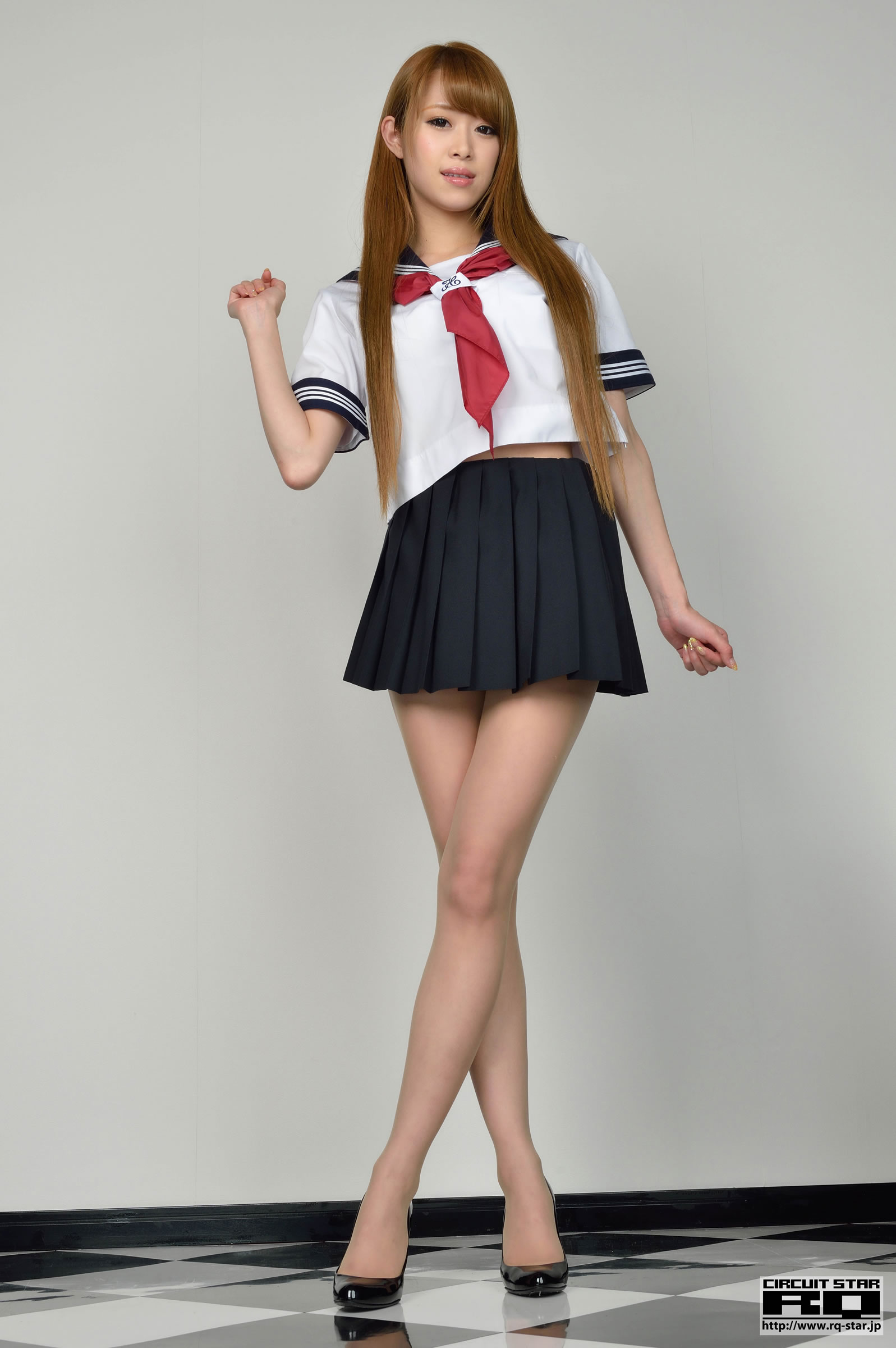 芹泽里茉 [RQ-STAR]高清写真图NO.00680 『セーラー服』 [85P]高清写真图