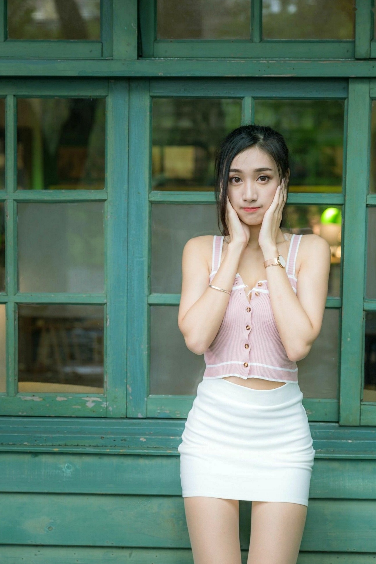 台湾正妹段璟乐：花博公园高清街拍写真，百变女神清纯与性感并存