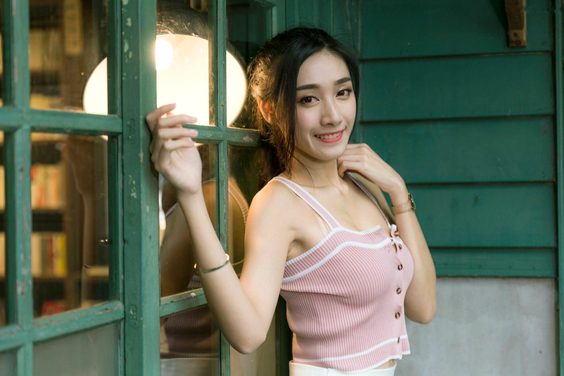 台湾正妹段璟乐：花博公园高清街拍写真，百变女神清纯与性感并存