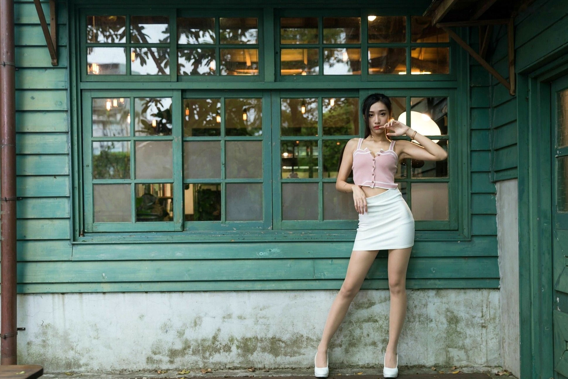 台湾正妹段璟乐：花博公园高清街拍写真，百变女神清纯与性感并存