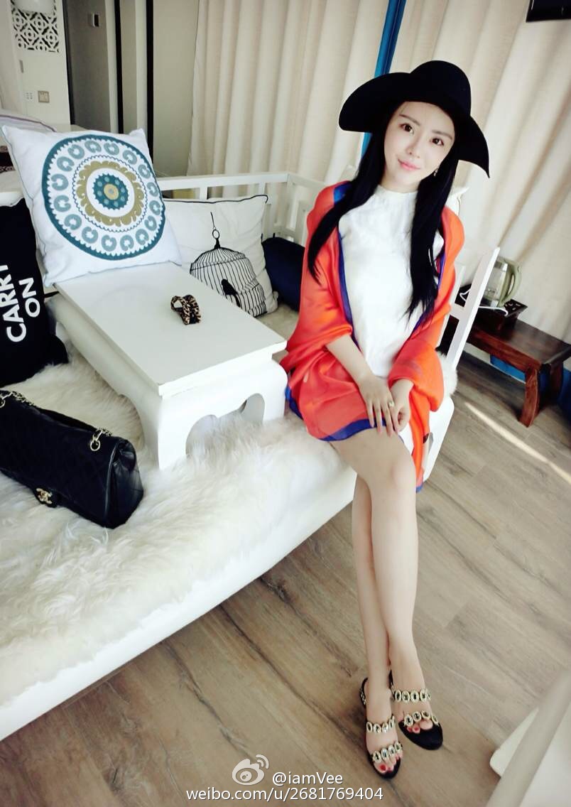霓梓心iamVee 白嫩养眼的乖巧妹子