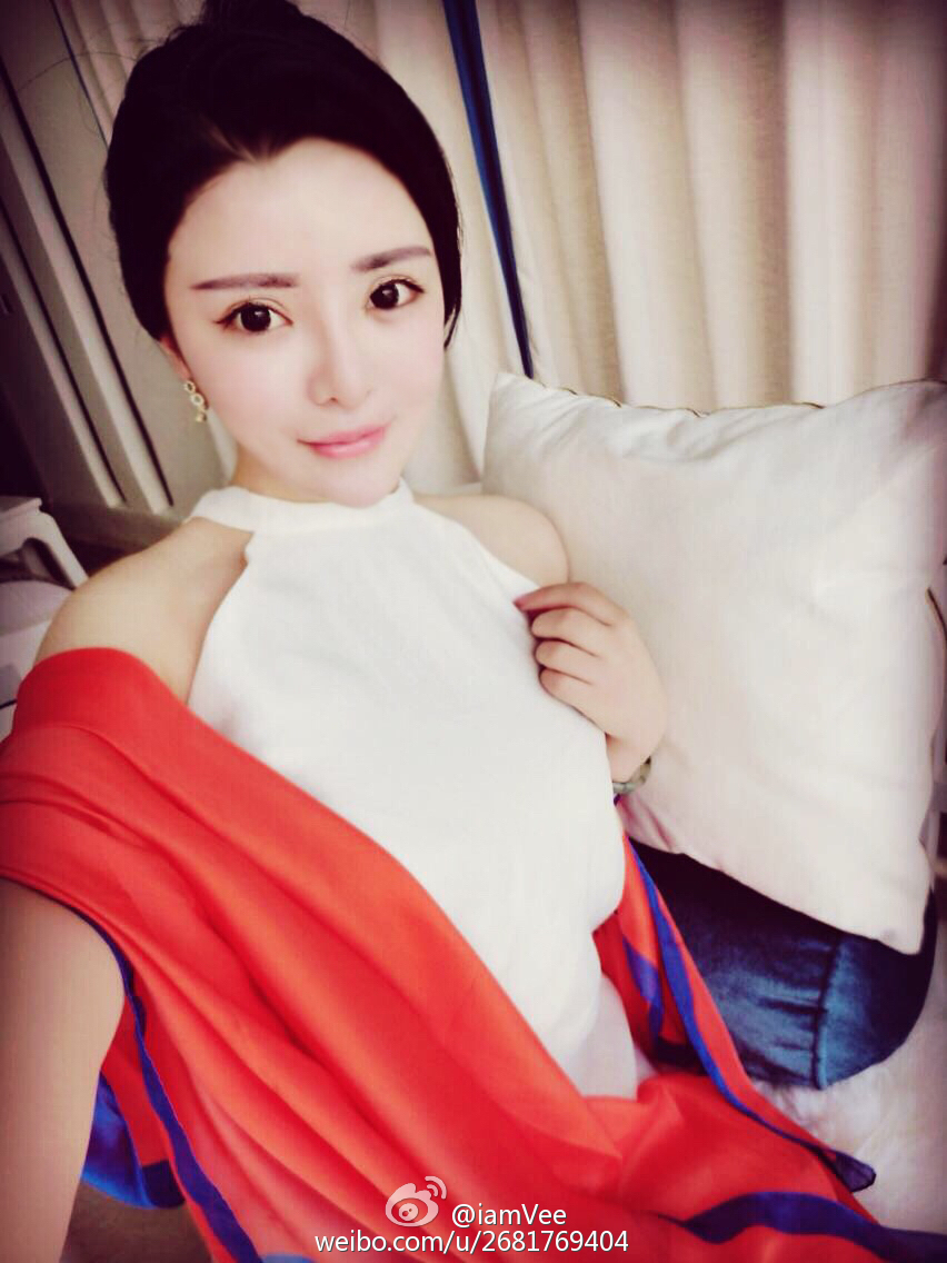 霓梓心iamVee 白嫩养眼的乖巧妹子