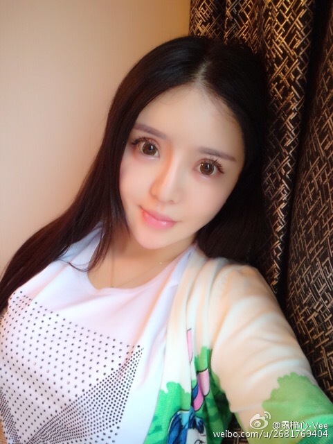 霓梓心iamVee 白嫩养眼的乖巧妹子