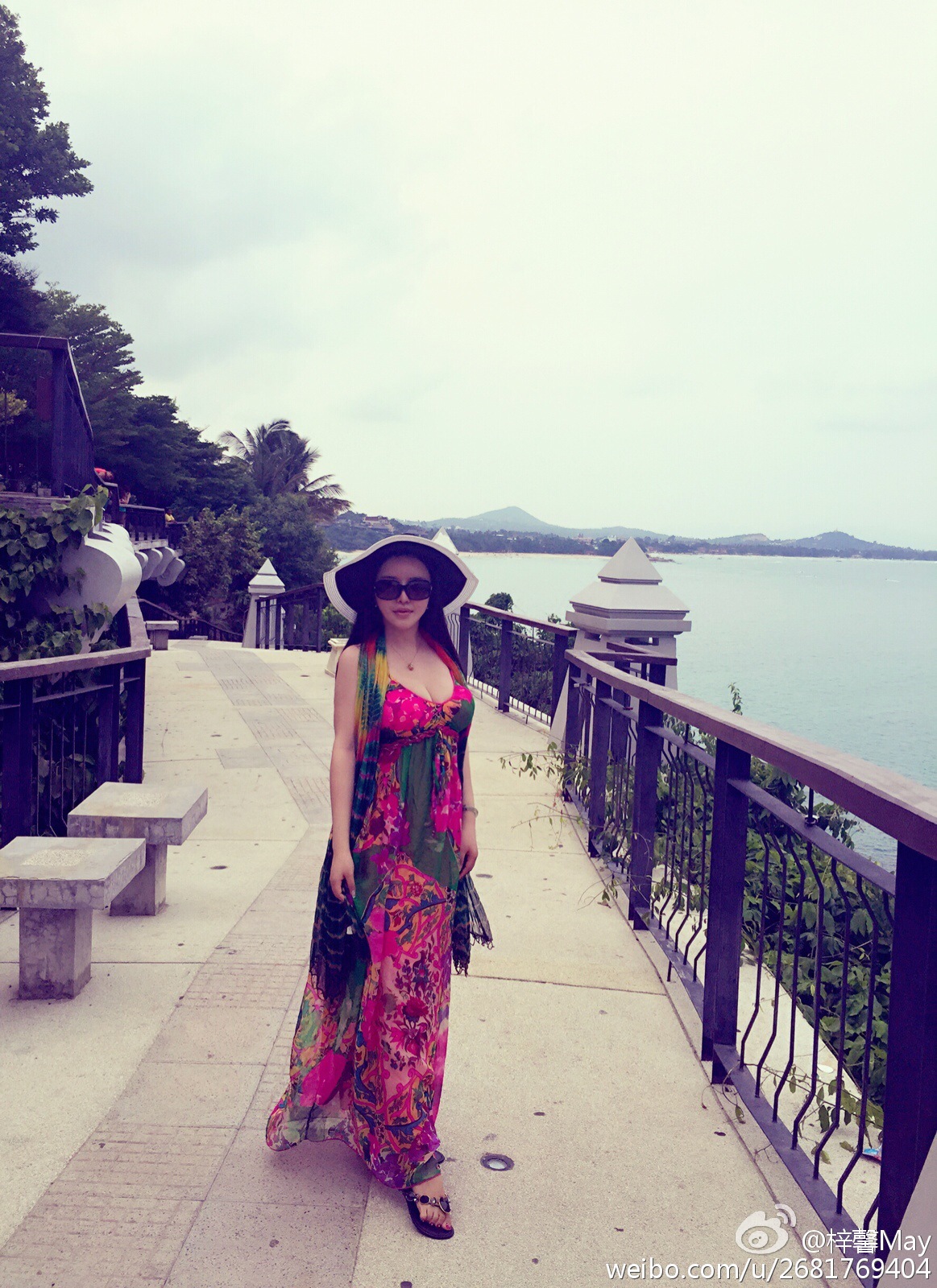 霓梓心iamVee 白嫩养眼的乖巧妹子