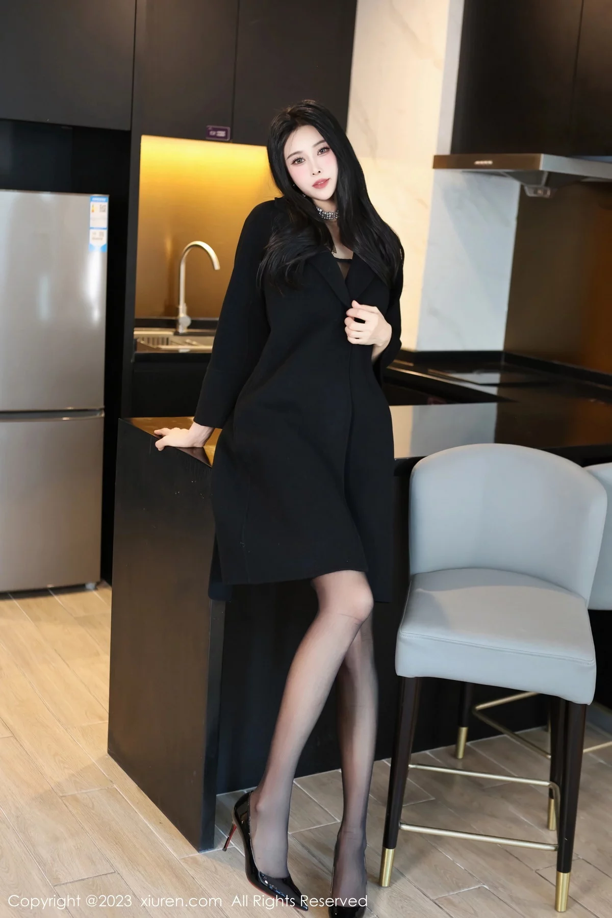 [XiuRen]高清写真图 2023.12.12 No.7797 草莓mm 黑丝美腿