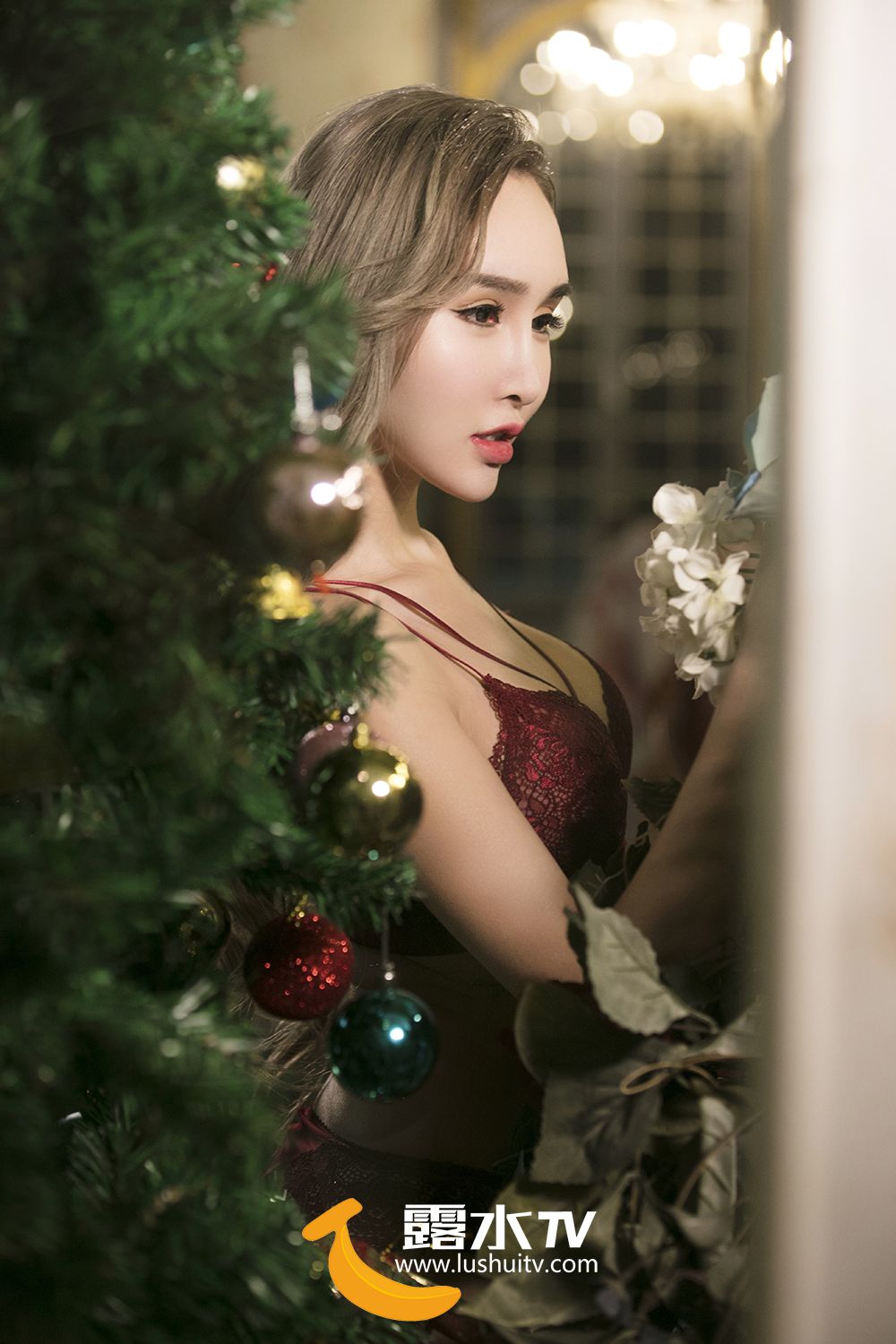 欣杨Kitty- [露水TV]高清写真图 圣诞合集