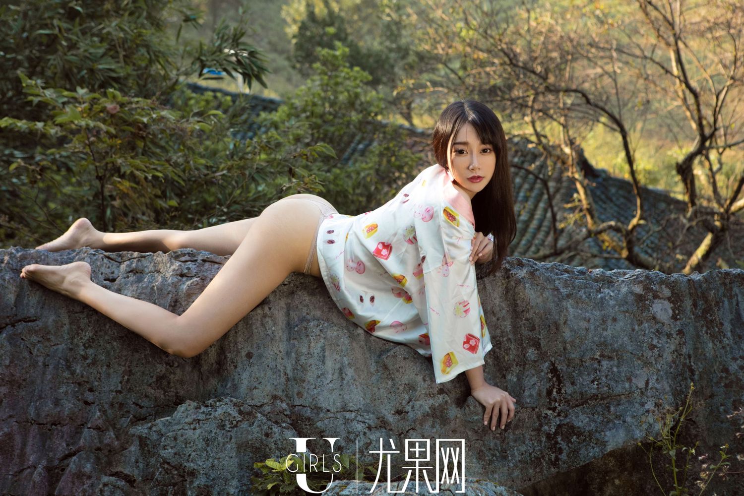 何嘉颖坠入凡间 云海之间美人如梦