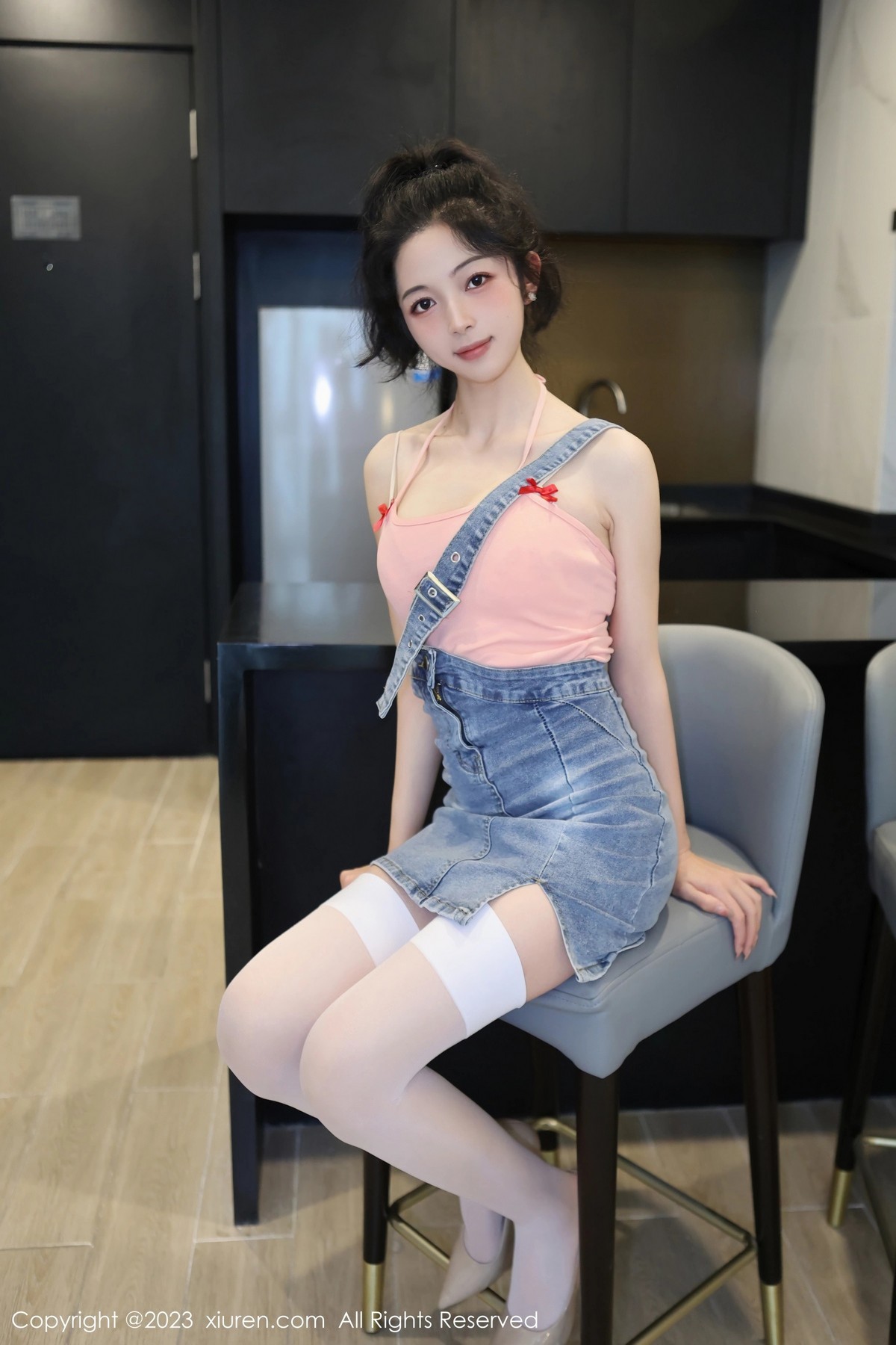 [XiuRen]高清写真图 2023.05.29 No.6816 茜茜Kimi 丝袜美腿