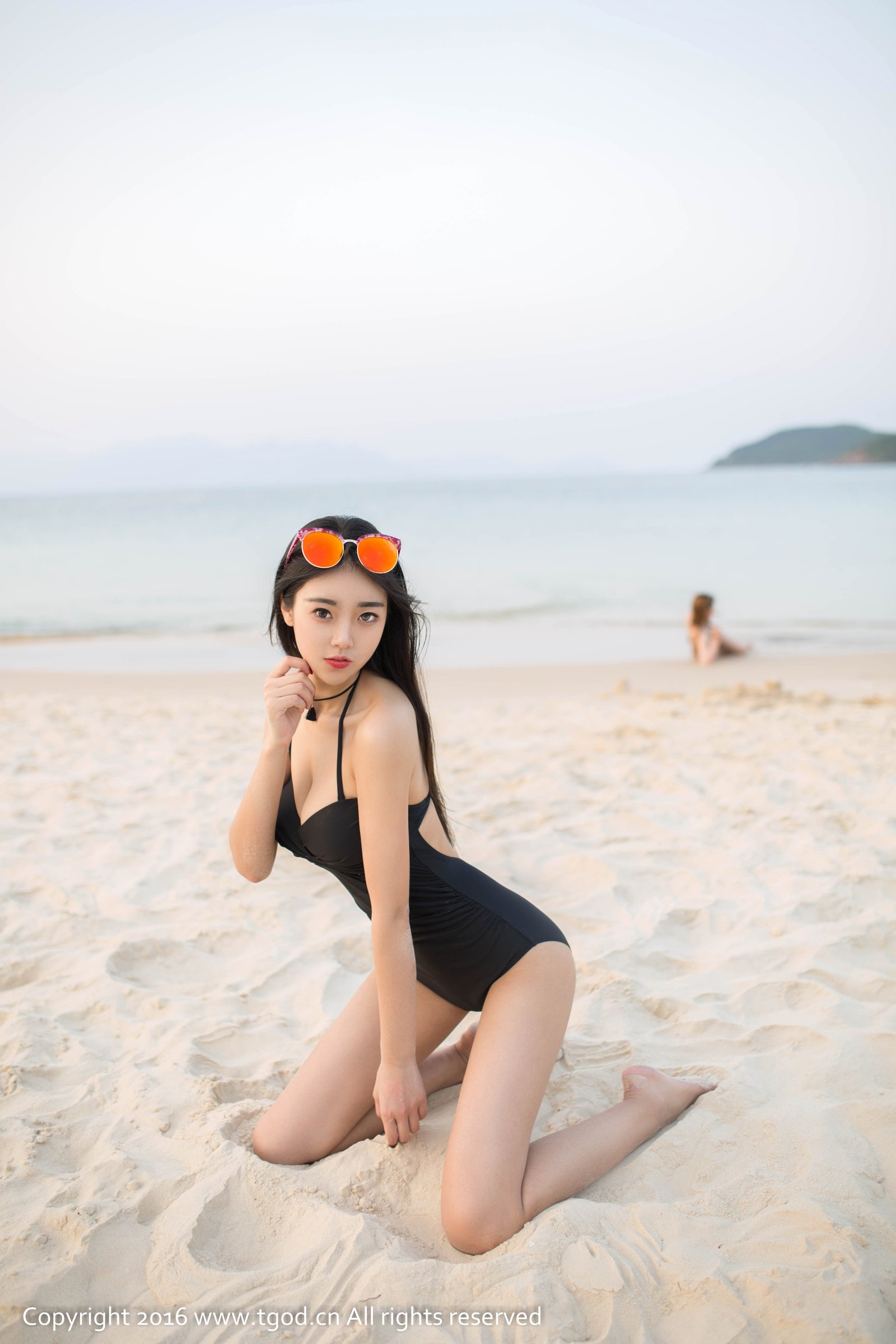 可乐Vicky [TGOD推女神]高清写真图黑色蕾丝的萌娃