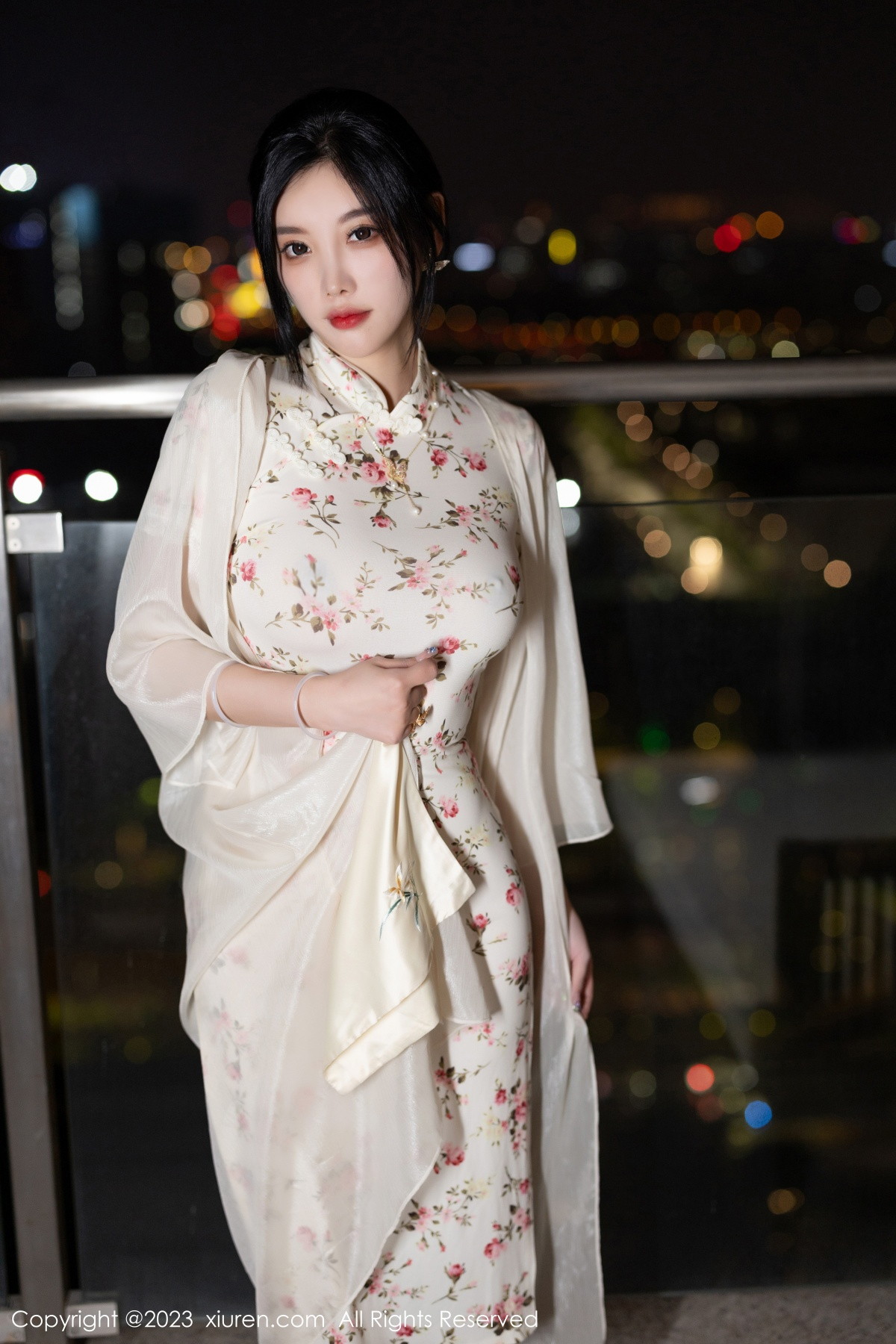 [XiuRen]高清写真图 2023.09.08 No.7363 杨晨晨Yome 旗袍美腿
