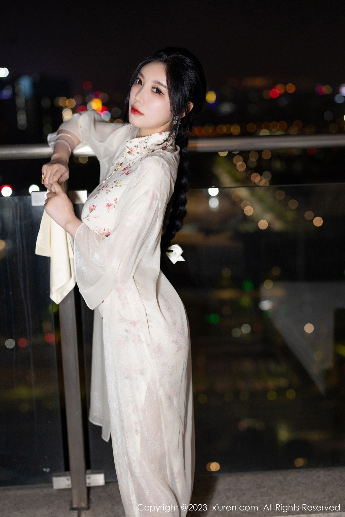 [XiuRen]高清写真图 2023.09.08 No.7363 杨晨晨Yome 旗袍美腿