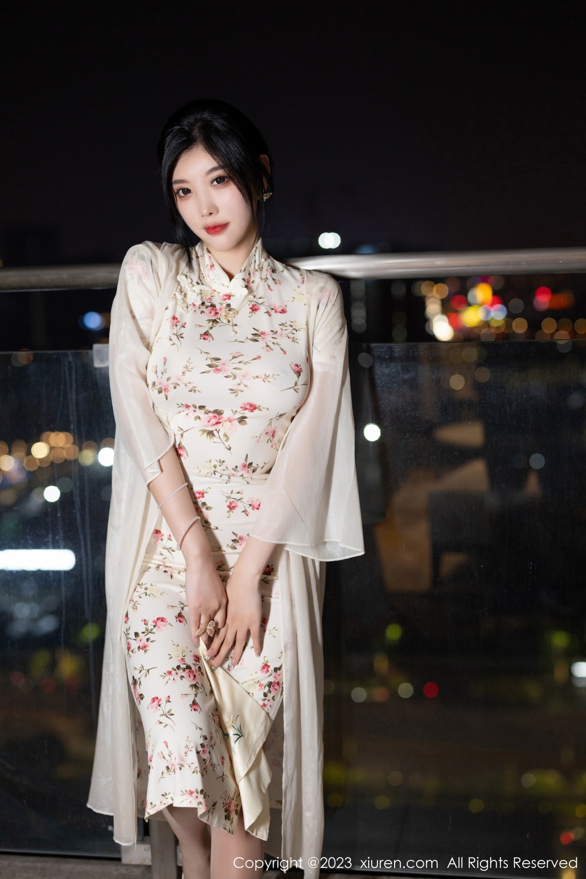 [XiuRen]高清写真图 2023.09.08 No.7363 杨晨晨Yome 旗袍美腿
